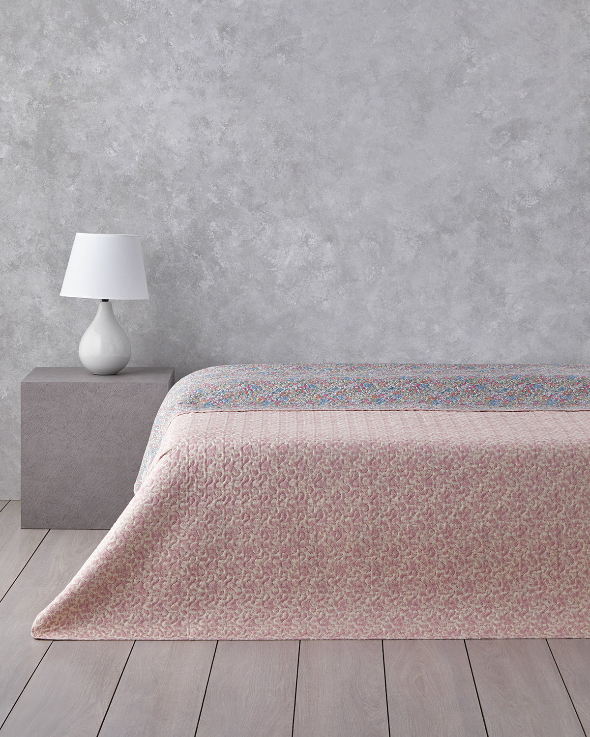 Floral Serenade Multi-Purpose Cover Pink - King 240x220 cm (view 2)