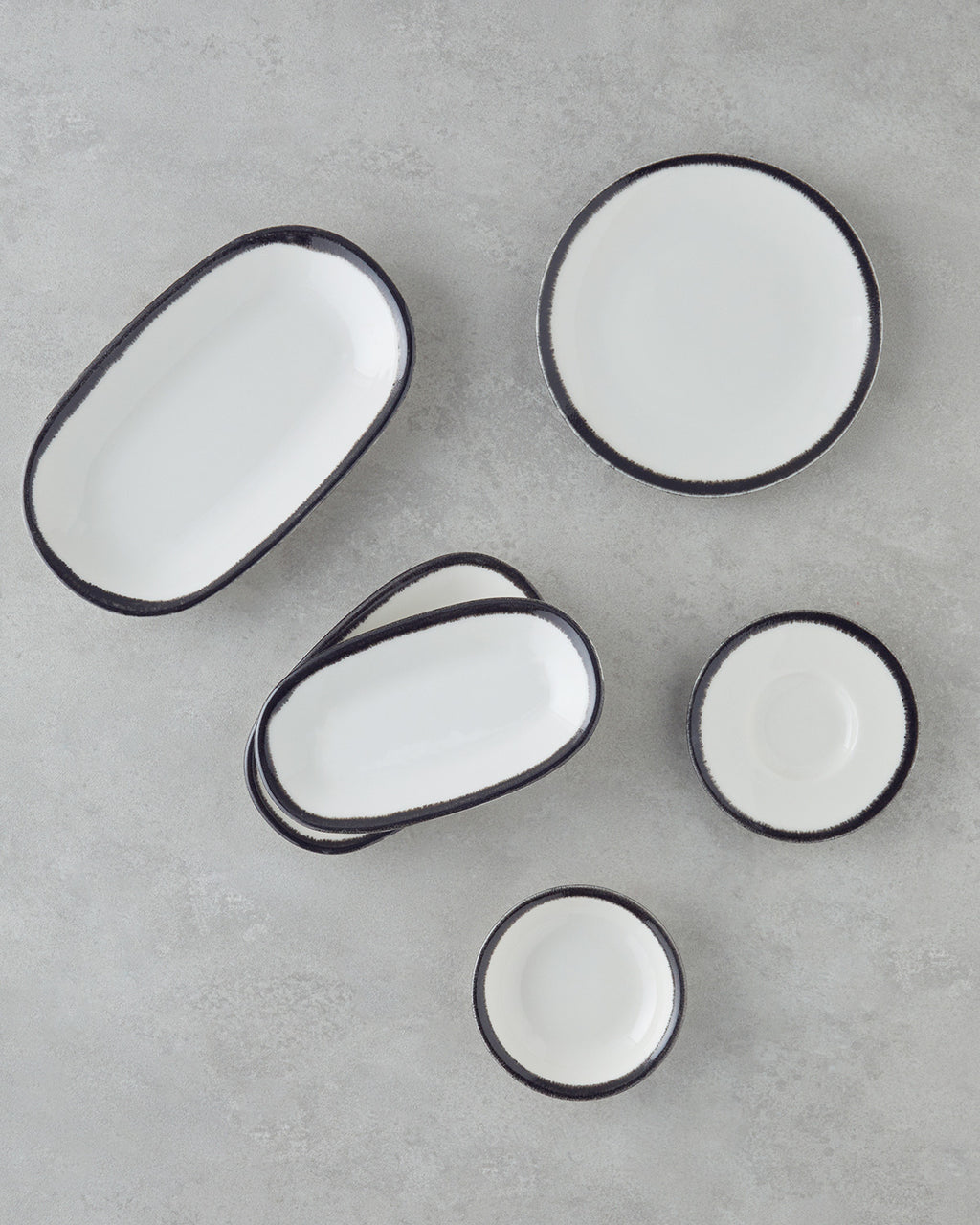 Horizon Porcelain Breakfast Set 16 Pieces, 4 Servings. Black (view 4)