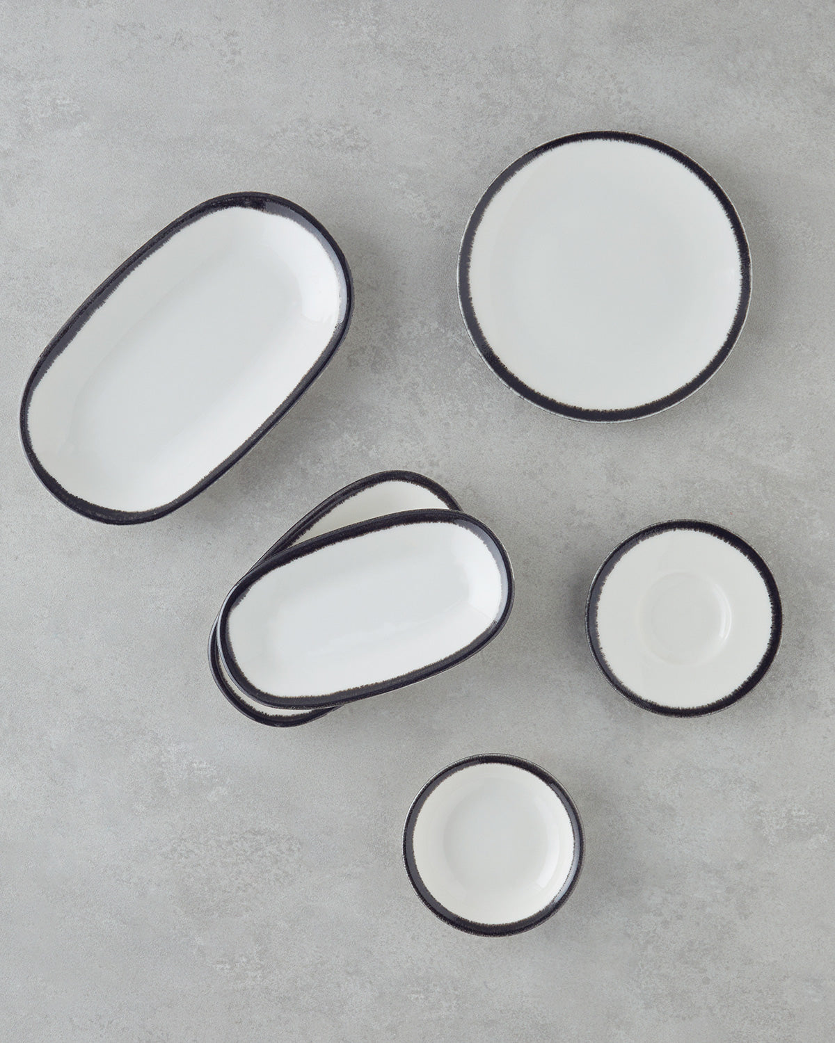 Horizon Porcelain Breakfast Set 16 Pieces, 4 Servings. Black (view 4)