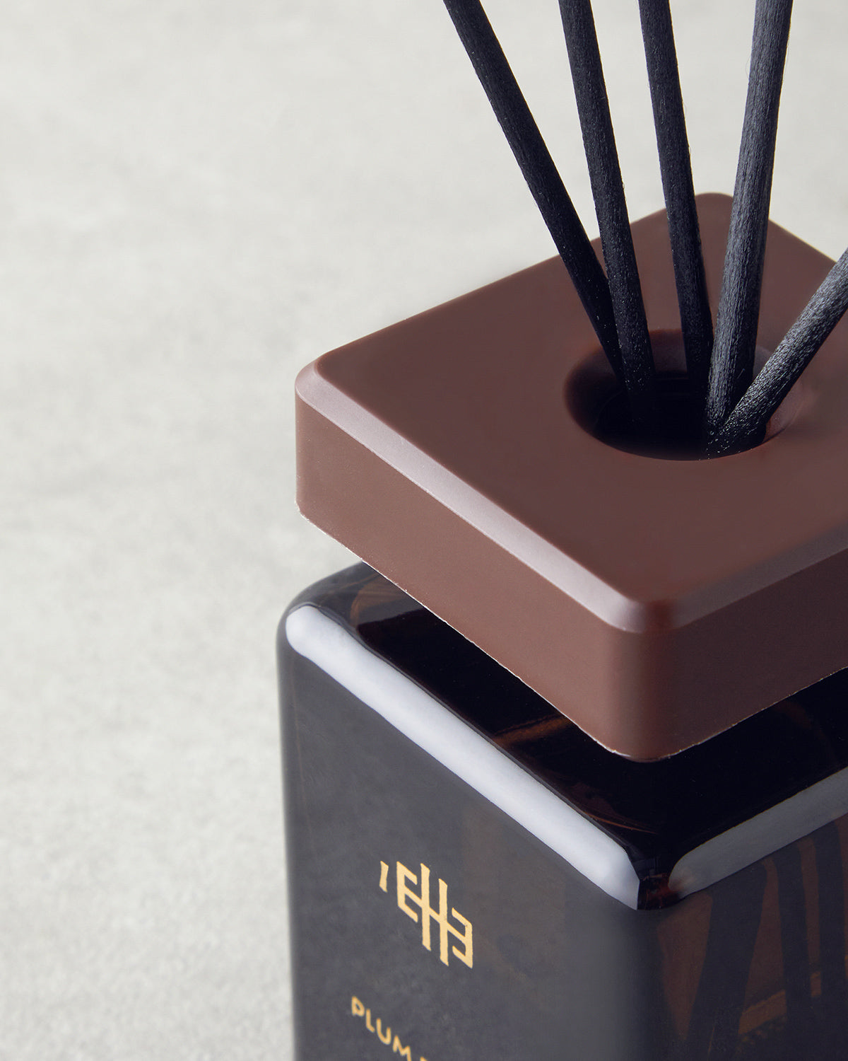 Plum Blossom Reed Diffuser 100 ml (view 3)