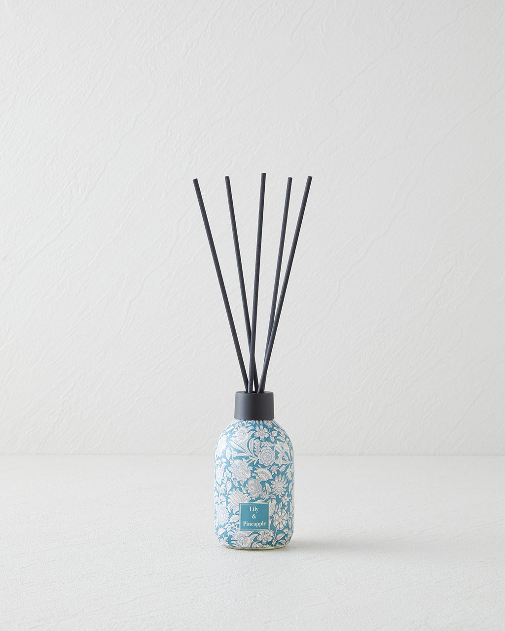 Lily & Pineapple Reed Diffuser 100 ml (view 2)