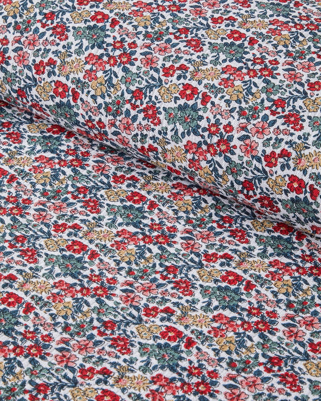 Posy Garden Printed Cotton Summer Blanket Red (view 3)