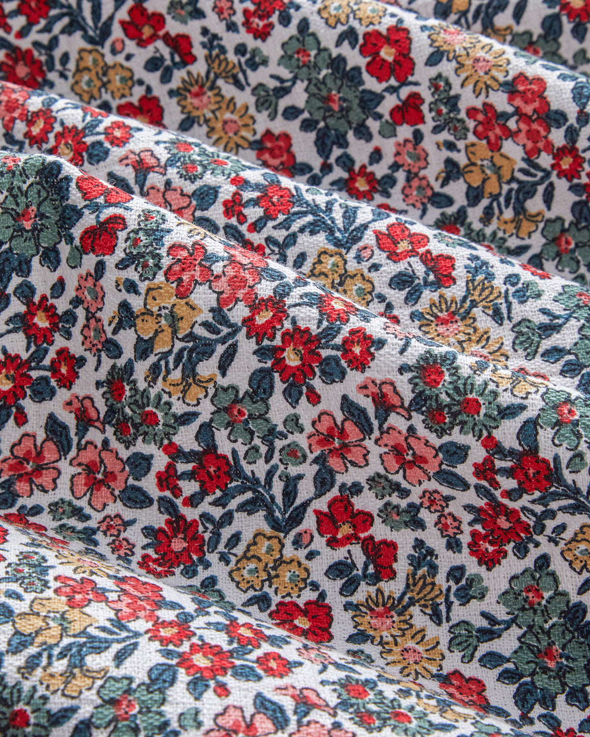 Posy Garden Printed Cotton Summer Blanket Red (view 4)