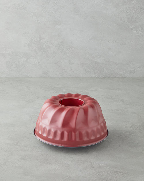 Baker’s Choice Carbon Steel Classical Tube Cake Mold 23x12 cm Red (view 2)