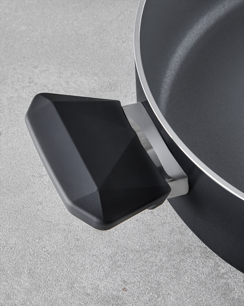 CeraWell Shallow Pot 26 cm Black (view 3)