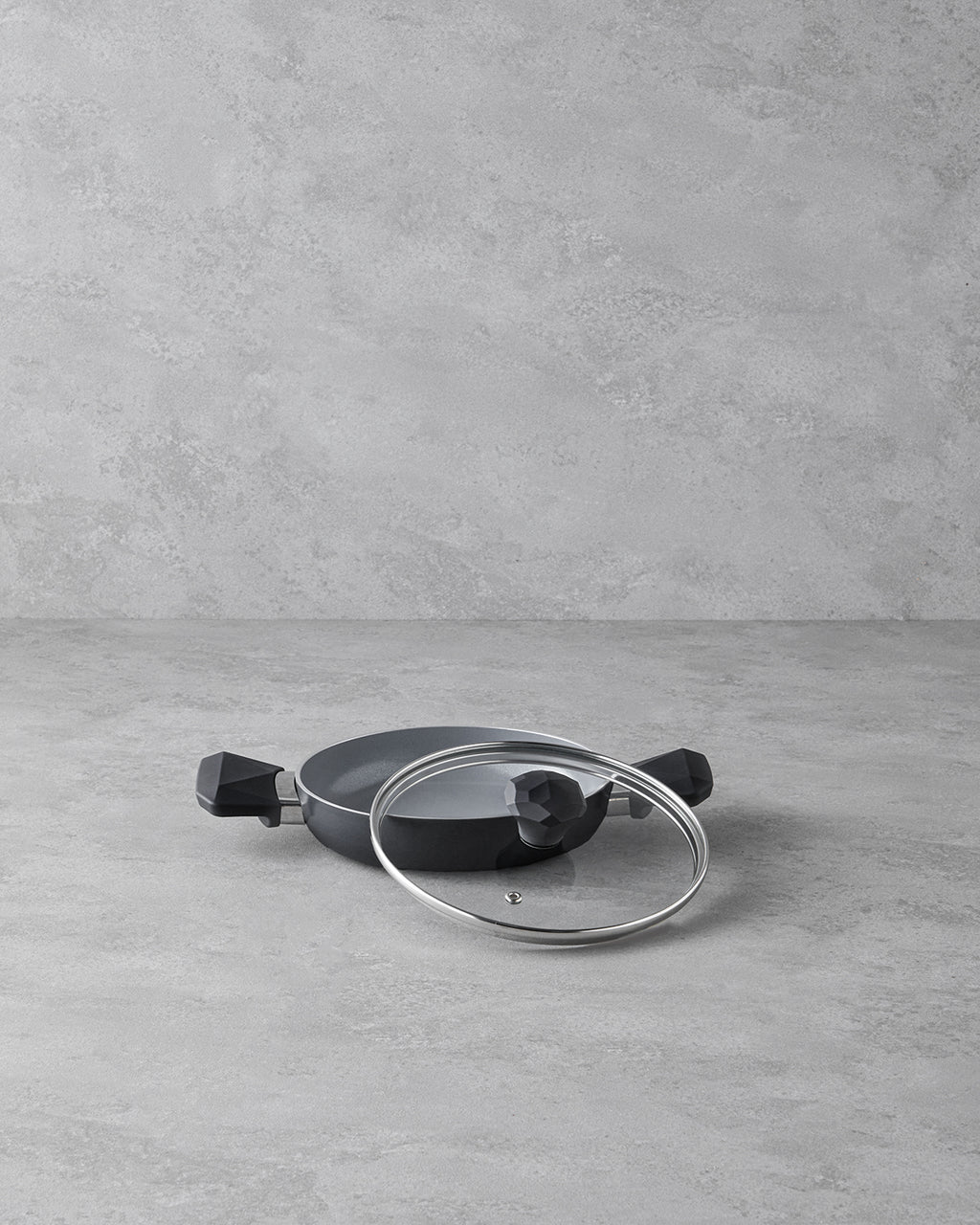 CeraWell with Cover Omelet Pan 20 cm Black (view 2)