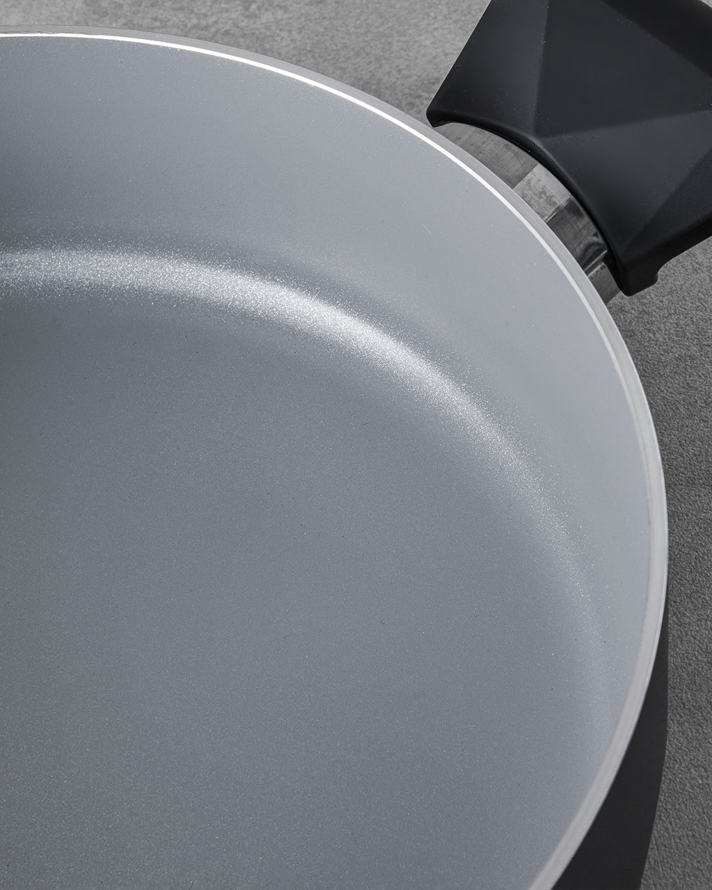 CeraWell with Cover Omelet Pan 20 cm Black (view 4)