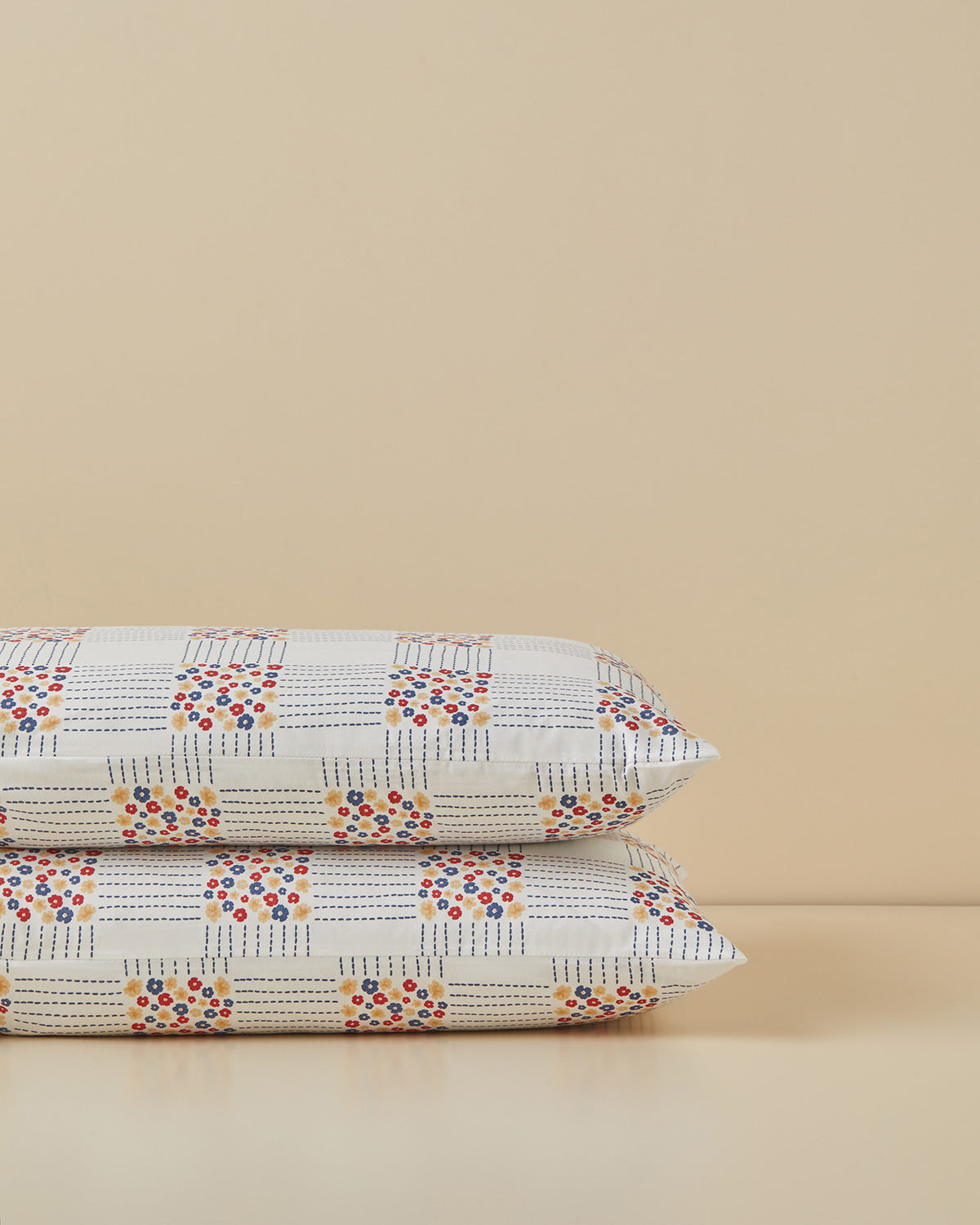 Daisy Plaid Easy Iron 2 pcs Pillowcase 50x70 cm Red - Blue (view 2)