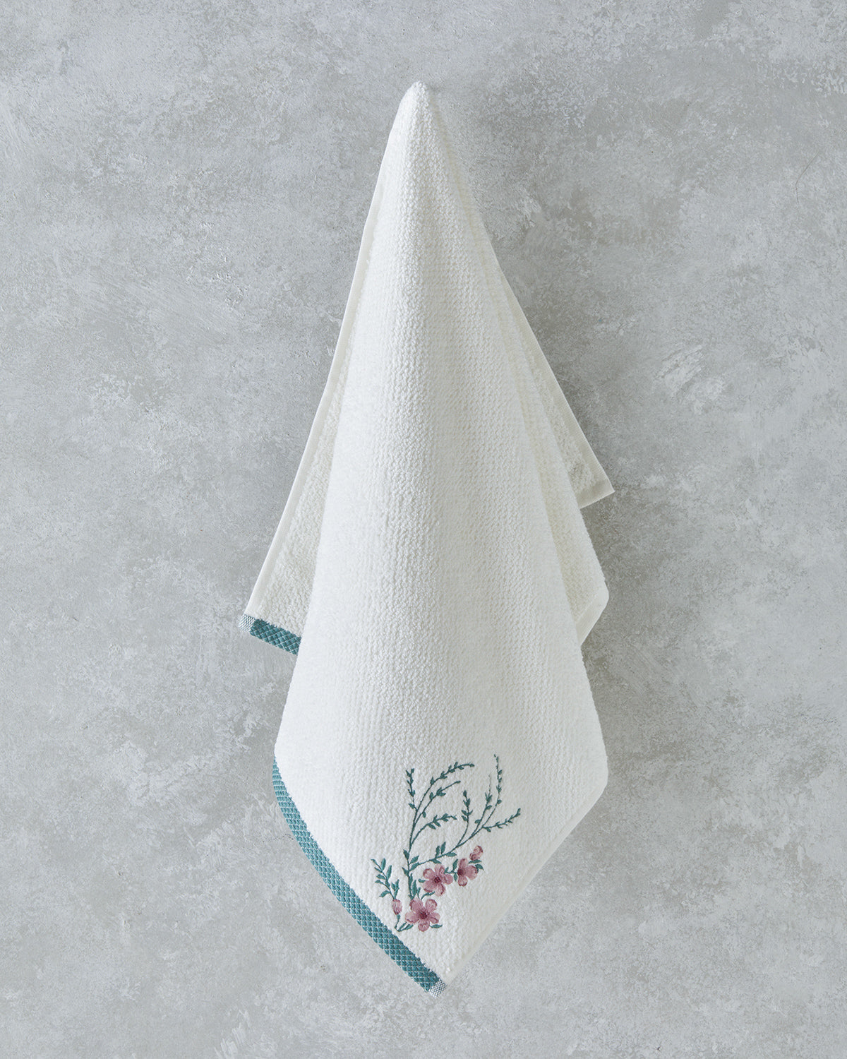Cotton Embroidered Face Towel 50x80 cm Ecru