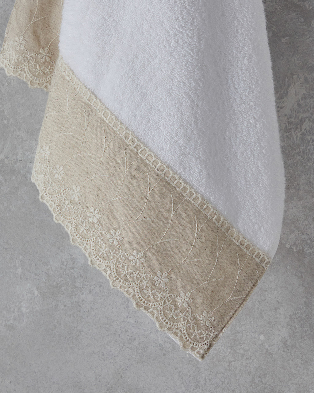 Linda Cotton Embroidered Face Towel 50x90 cm White (view 2)