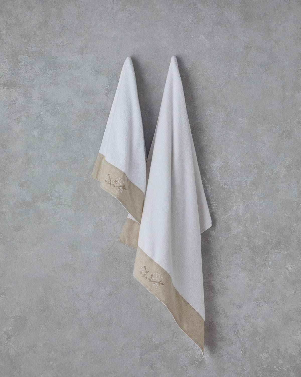 Cotton Embroidered Face Towel 50x90 cm White (view 3)
