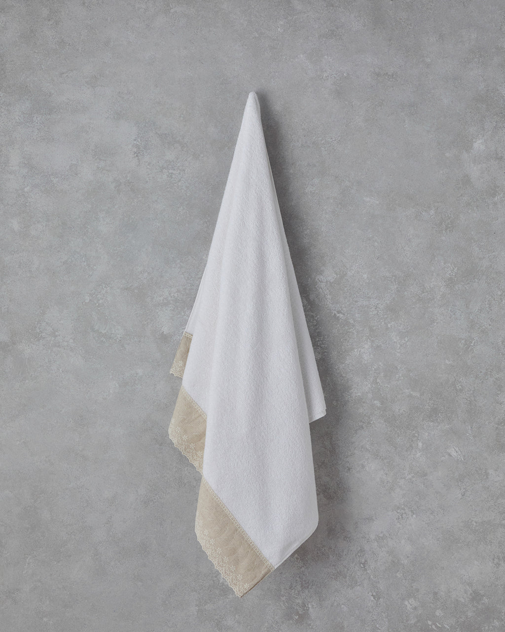Linda Cotton Embroidered Bath Towel 90x150 cm White