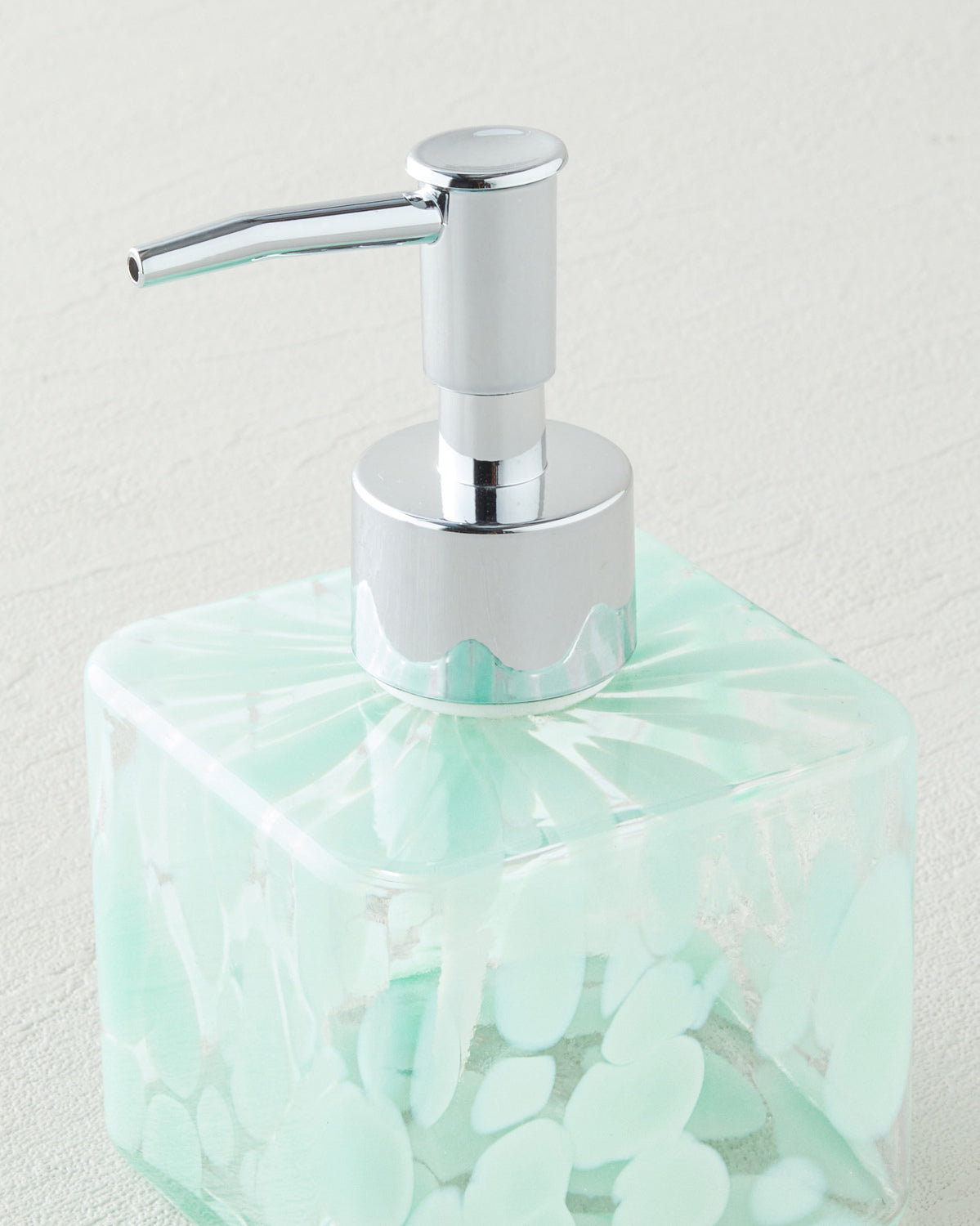 Ashle Bathroom Soap Dispenser 14.5 cm - Pink (view 2)