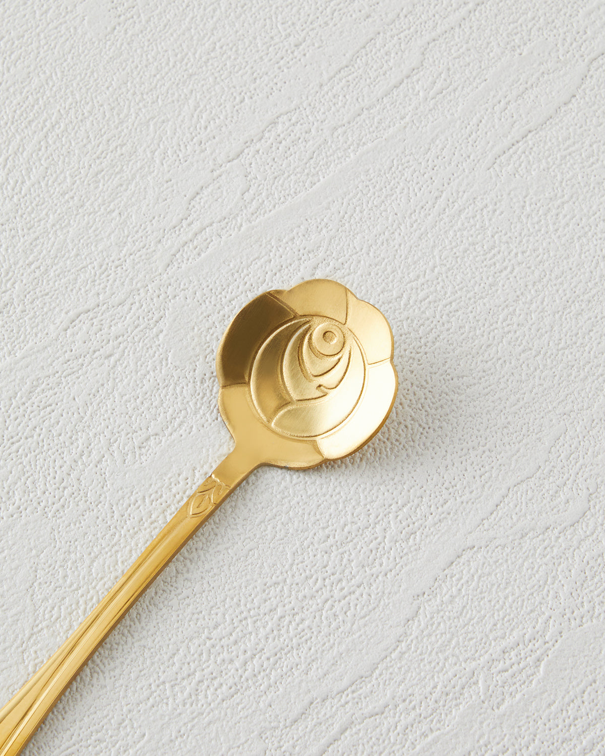 Luxe Flora Stainless Steel Dessert Spoon 4 Pieces Gold (view 3)