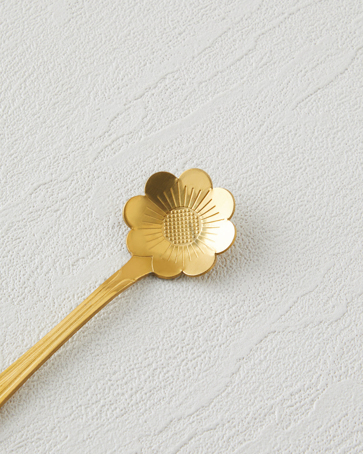Luxe Flora Stainless Steel Dessert Spoon 4 Pieces Gold (view 5)