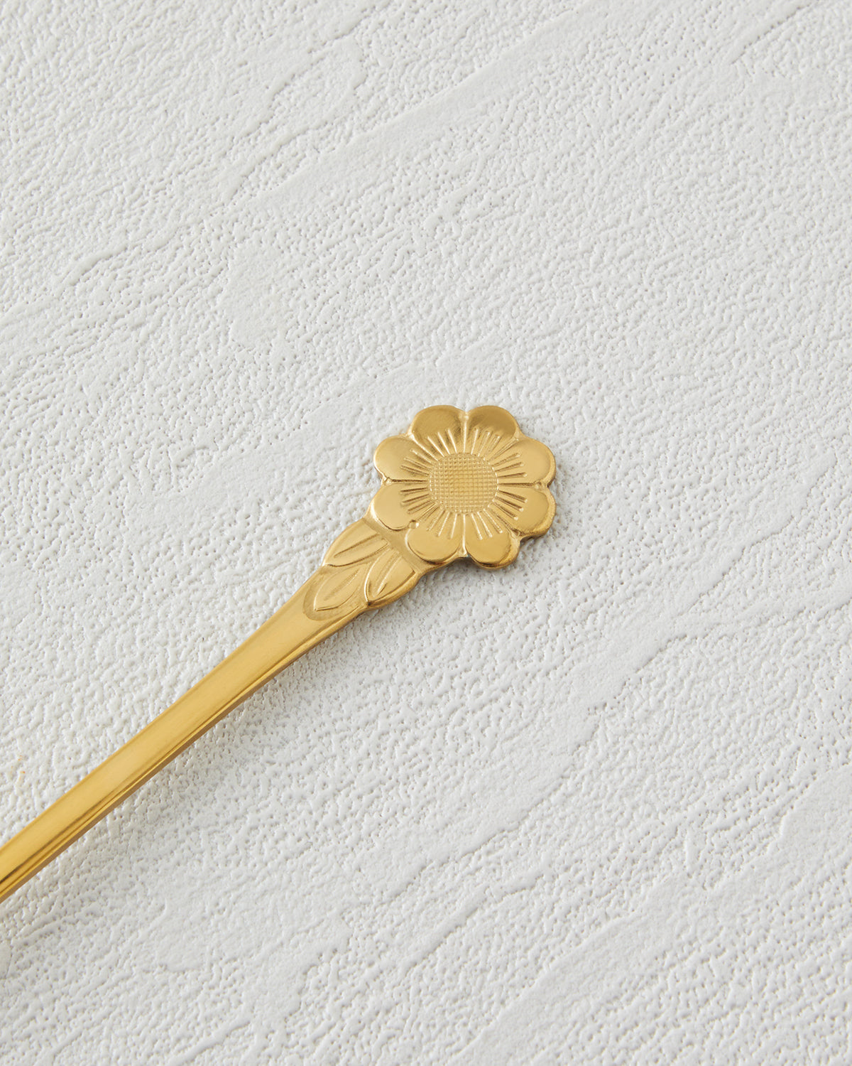 Flora Stainless Steel Cocktail Fork 4 Pieces Gold (view 4)