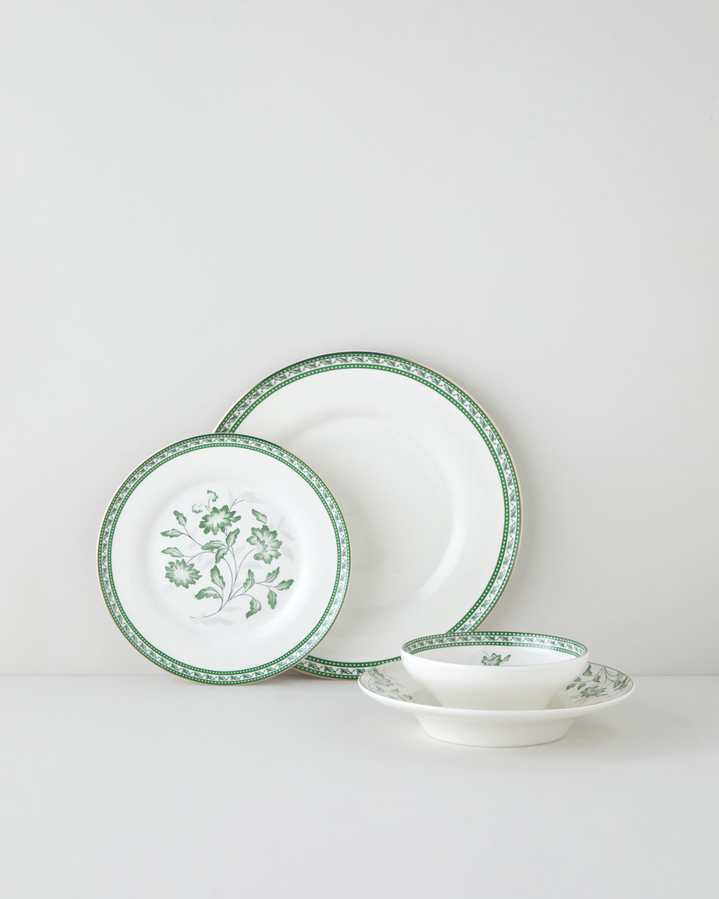Layla Bone Porcelain Table Set 24 Pieces, 6 Servings Green