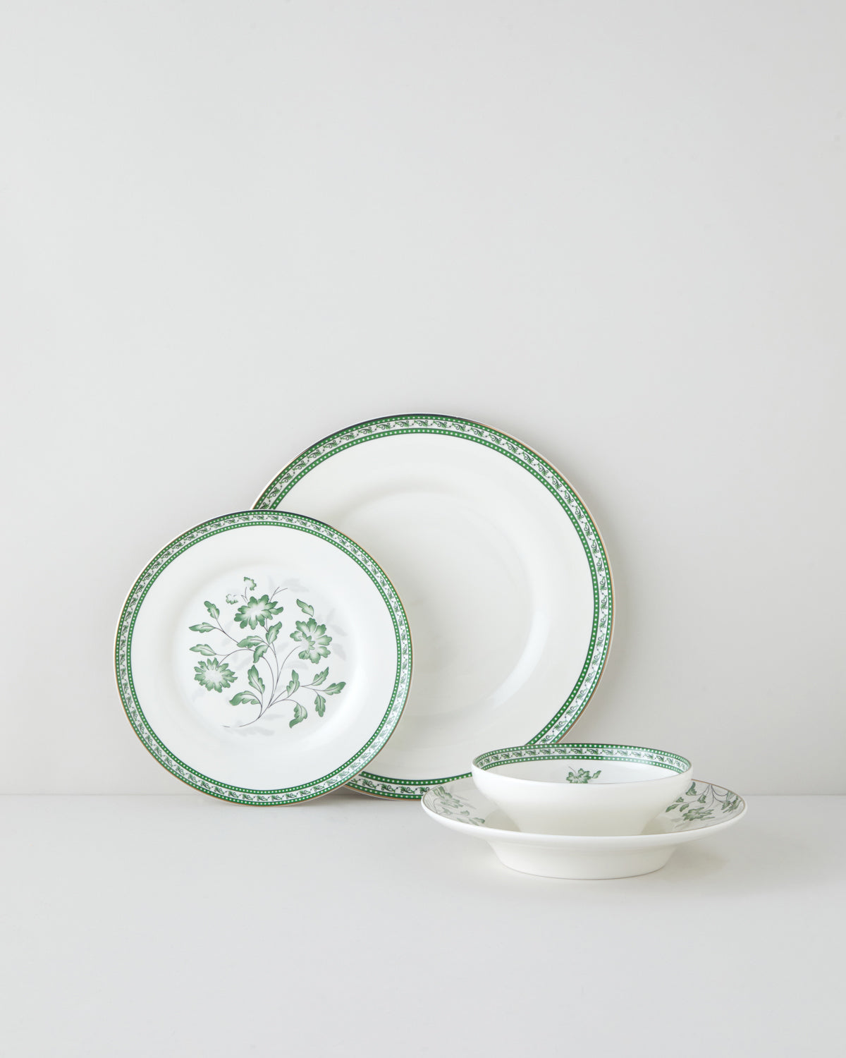 Layla Bone Porcelain Table Set 24 Pieces, 6 Servings Green