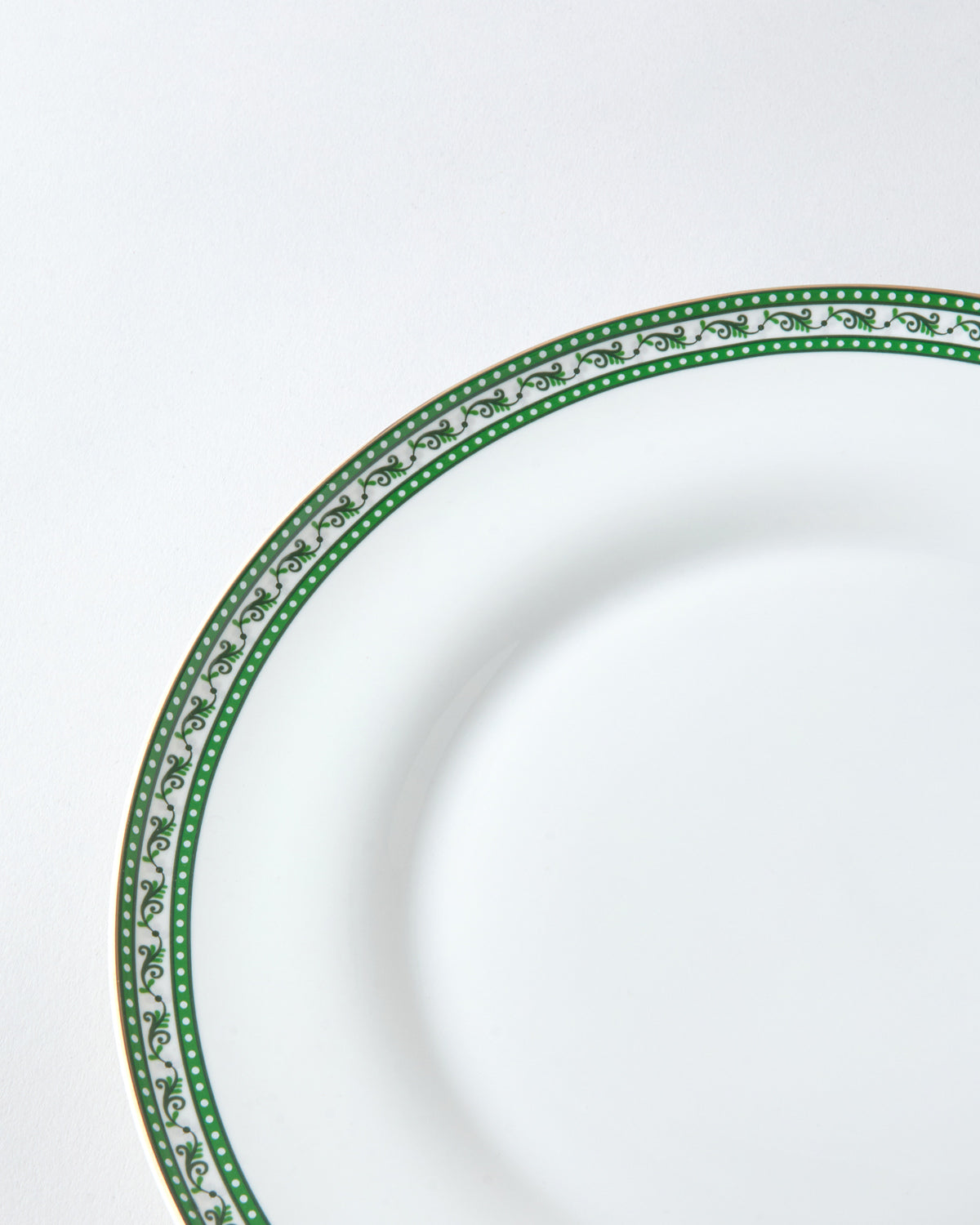 Layla Bone Porcelain Table Set 24 Pieces, 6 Servings Green (view 10)