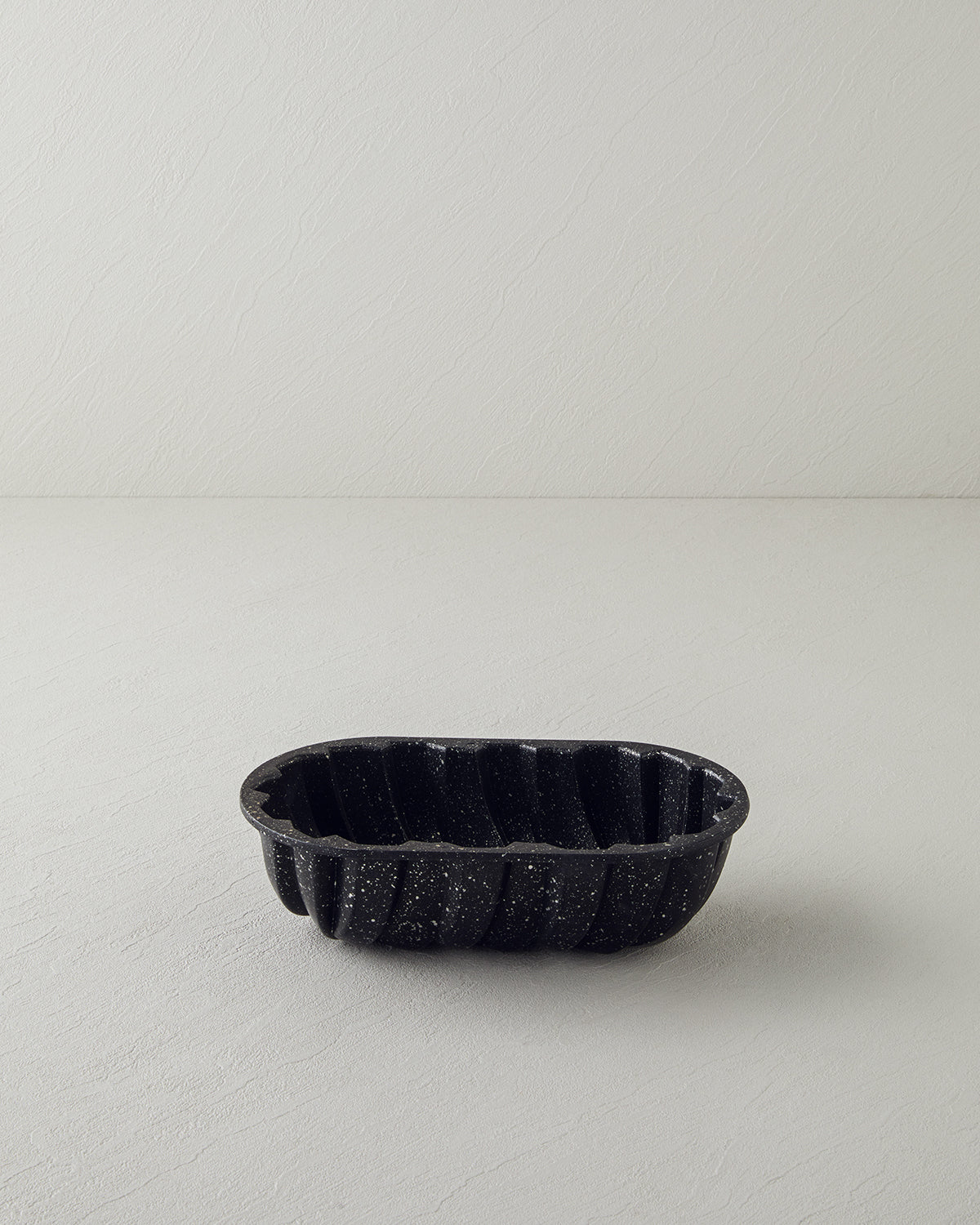 Premium Cast Baton Cake Mold 26 cm Black