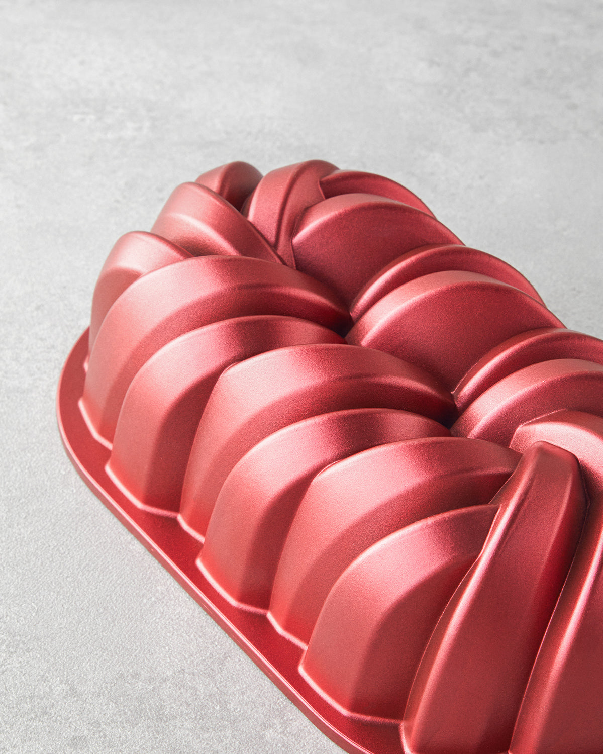 Premium Cast Baton Cake Mold 26 cm Black (view 4)