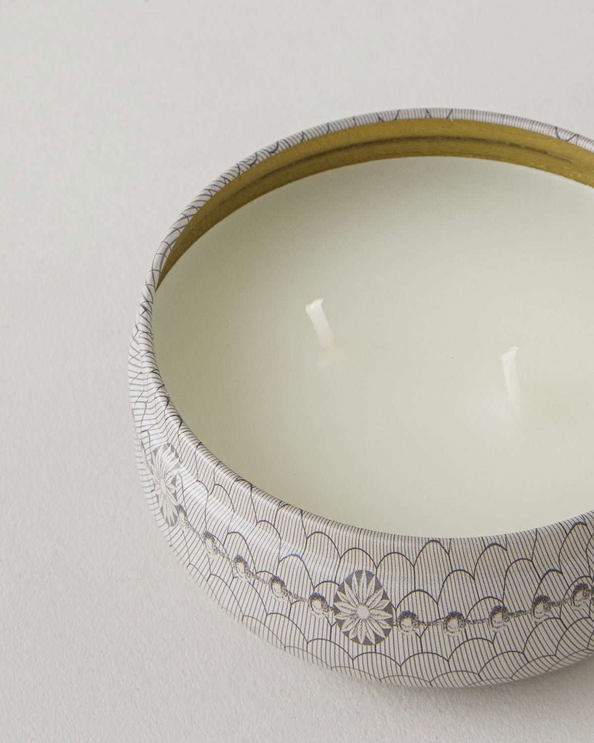 Vesta Scented Candle 170 g White (view 3)