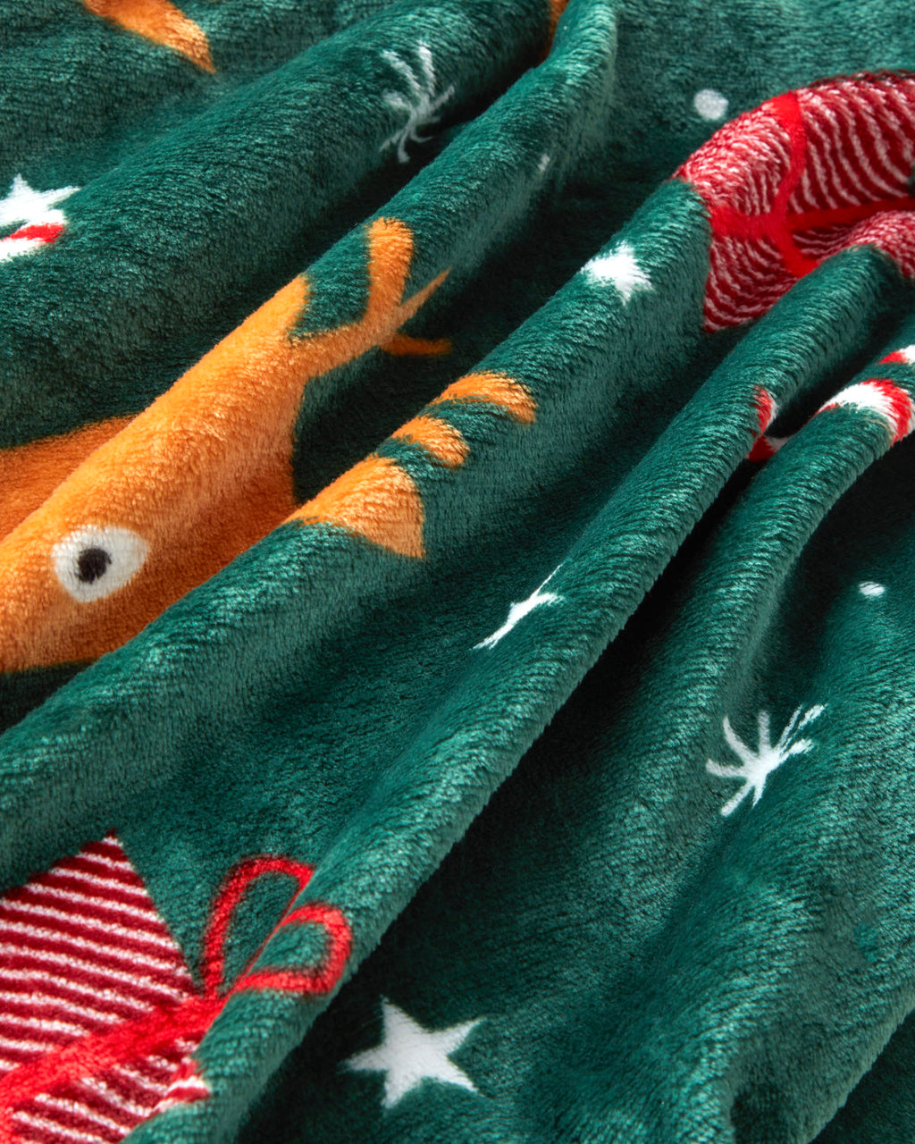 Happy Winter Sofa Throw 120x160 cm Green (view 3)