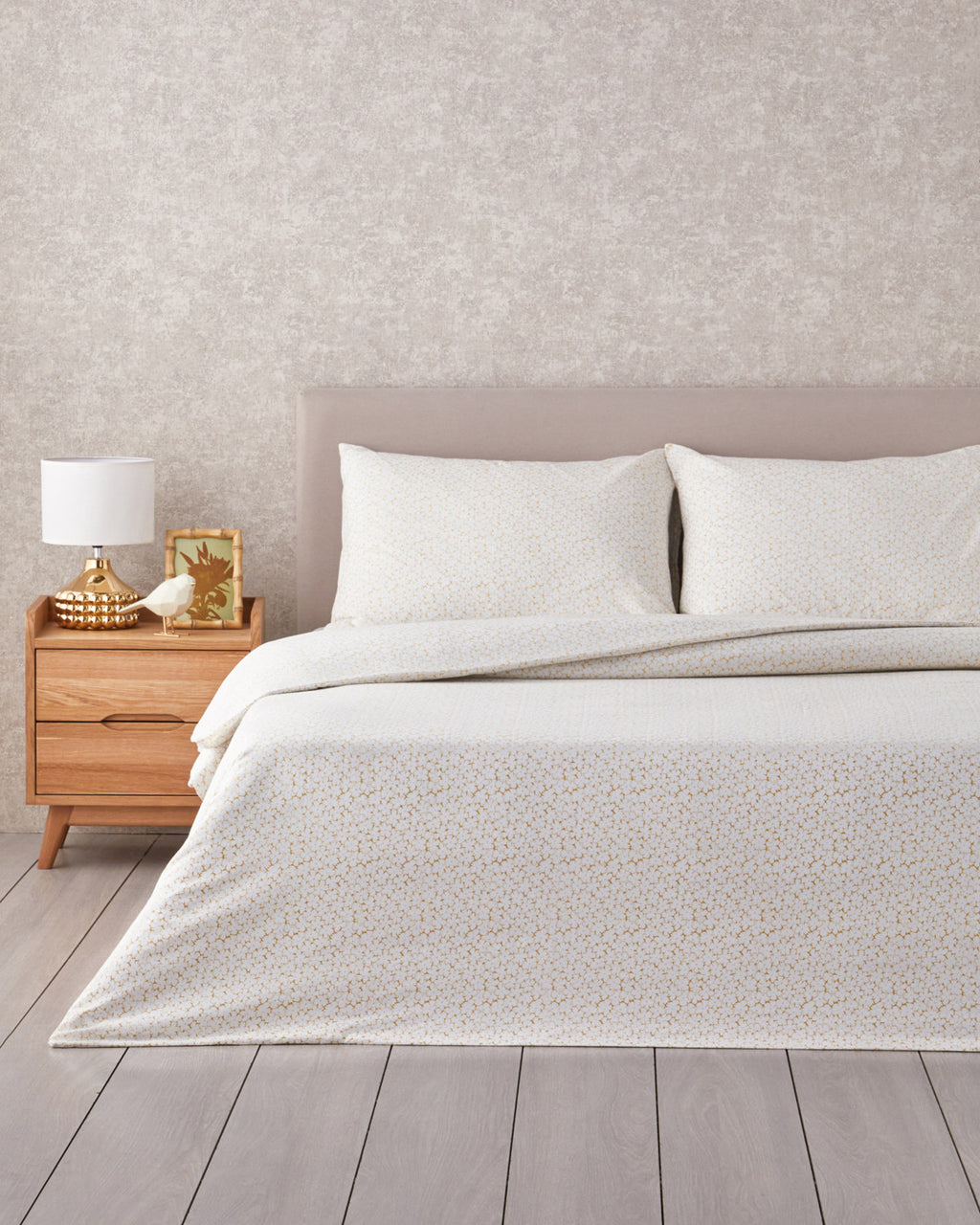 Sweet Violet Easy Iron Duvet Cover Set Oil (view 10)