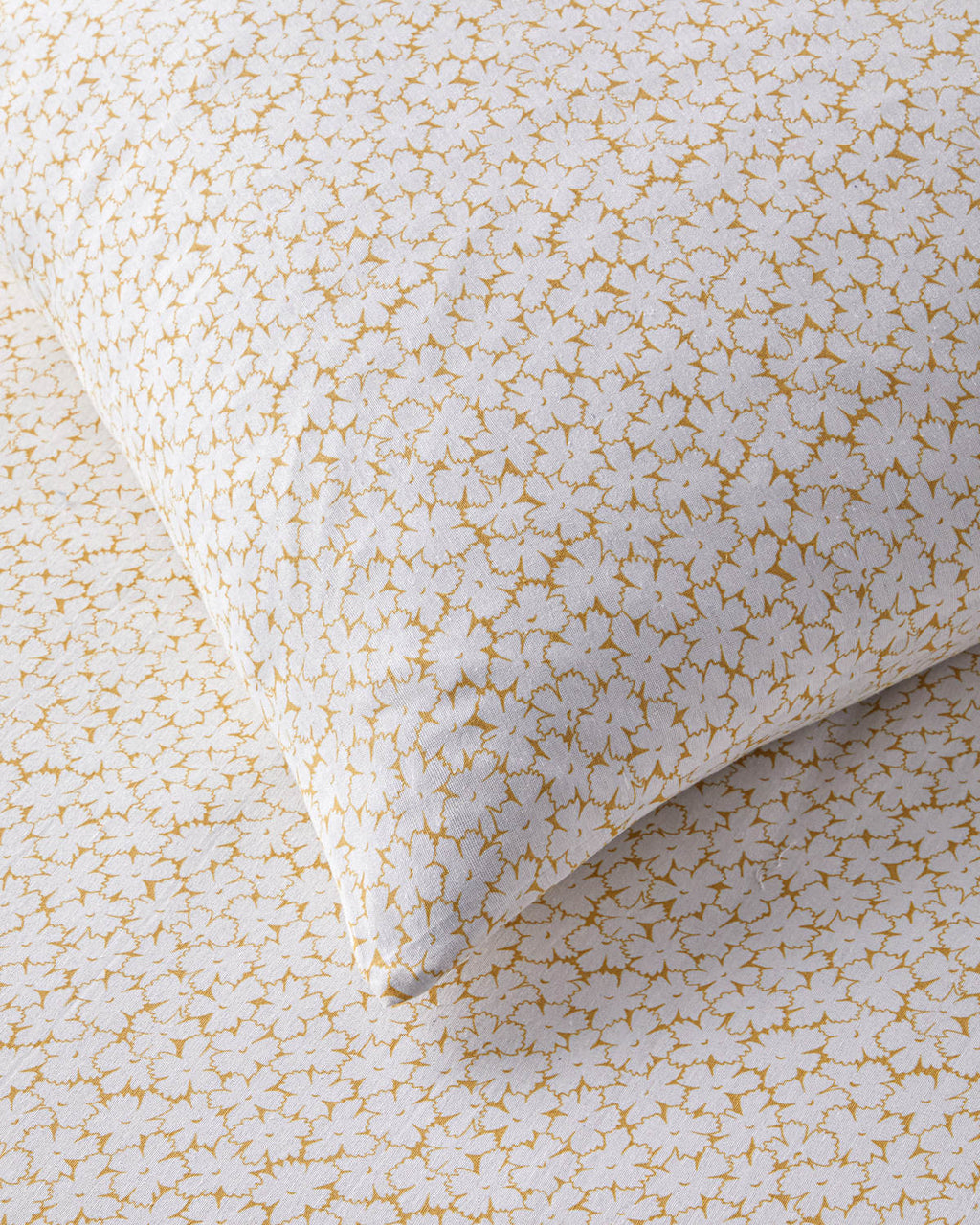 Sweet Violet Easy Iron Duvet Cover Set Oil (view 13)