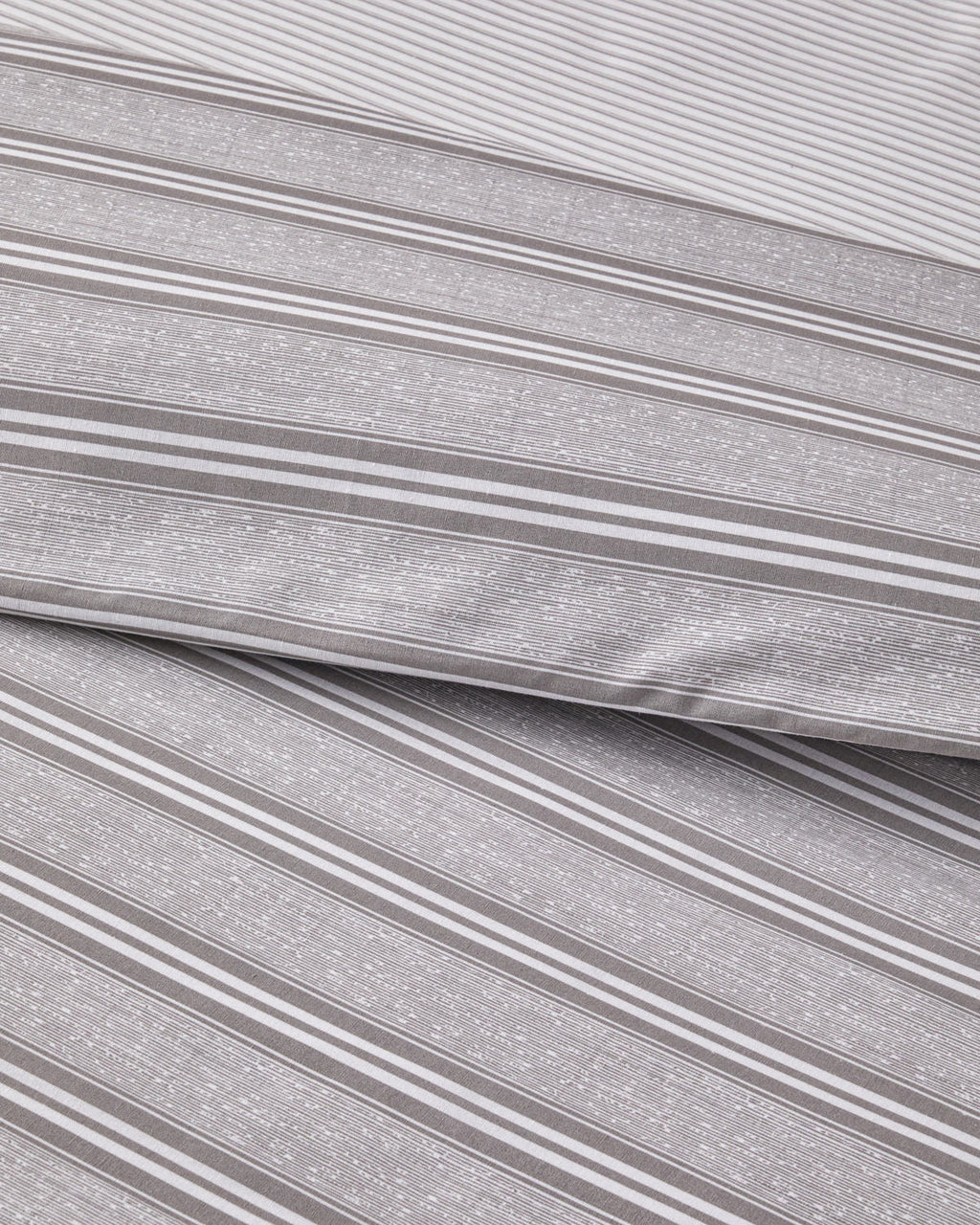 Sleek Lines Easy Iron Duvet Cover Set Gray (view 12)