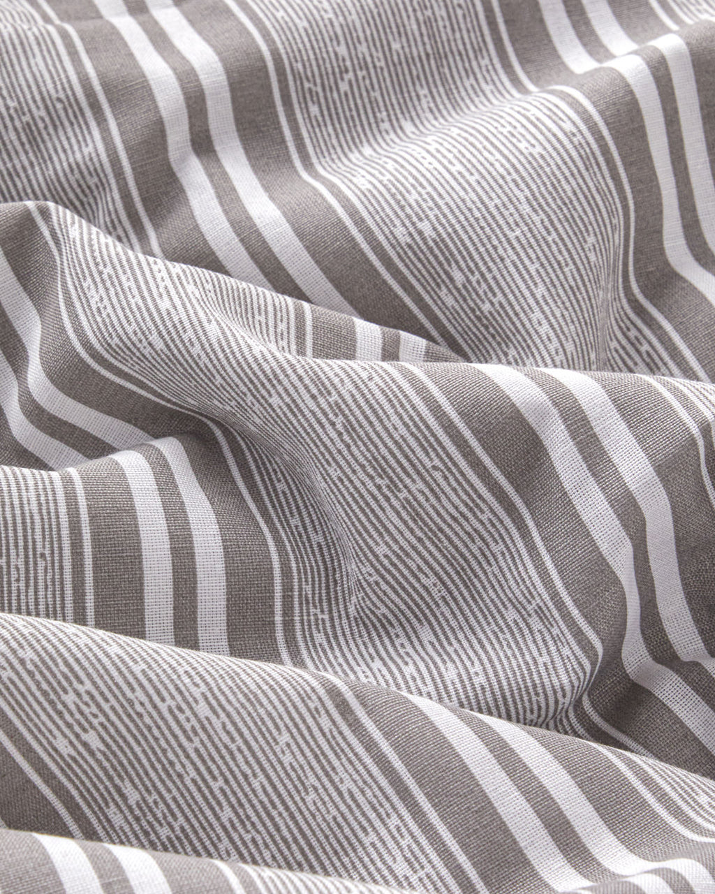 Sleek Lines Easy Iron Duvet Cover Set Gray (view 15)