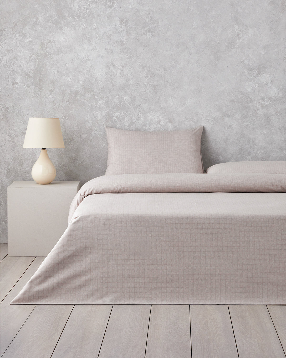 Linework Easy Iron Duvet Cover Set (view 8)