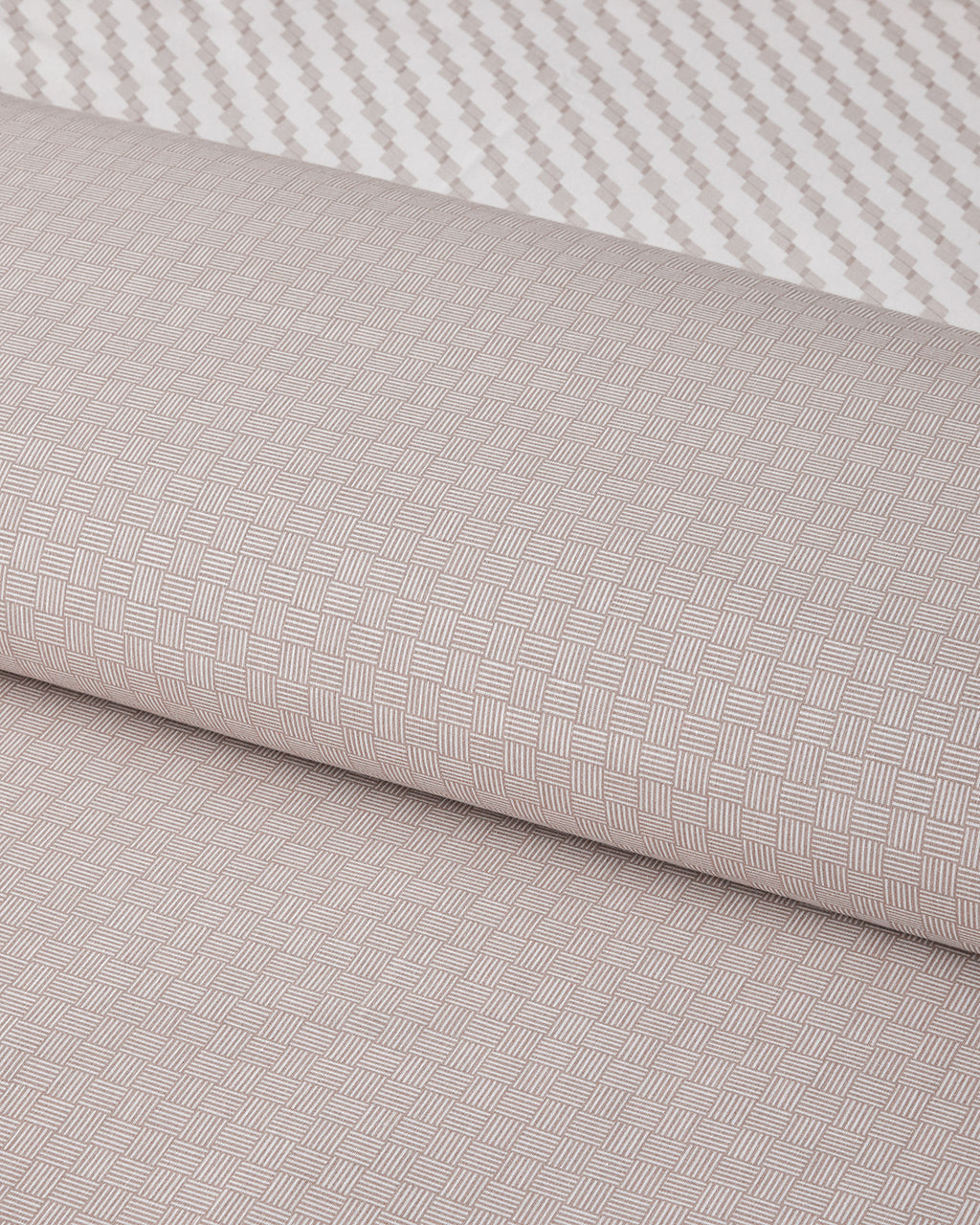 Linework Easy Iron Duvet Cover Set (view 10)