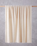 Tiny Bubbles Jacquard Wellsoft TV Blanket 120x160 cm - Cream