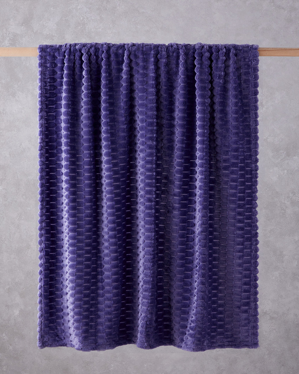 Tiny Bubbles Jacquard Wellsoft TV Blanket 120x160 cm (view 4)