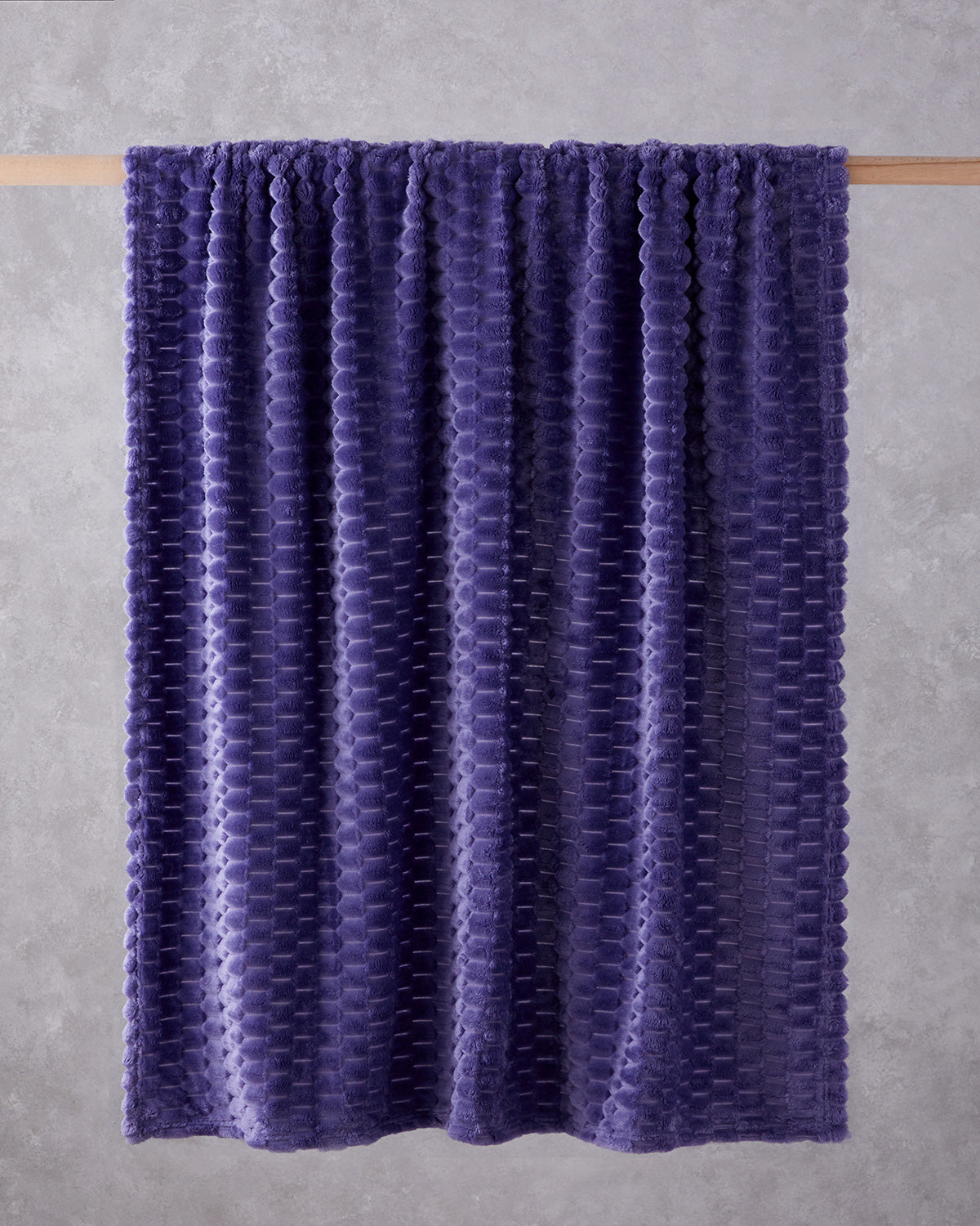Tiny Bubbles Jacquard Wellsoft TV Blanket 120x160 cm (view 4)