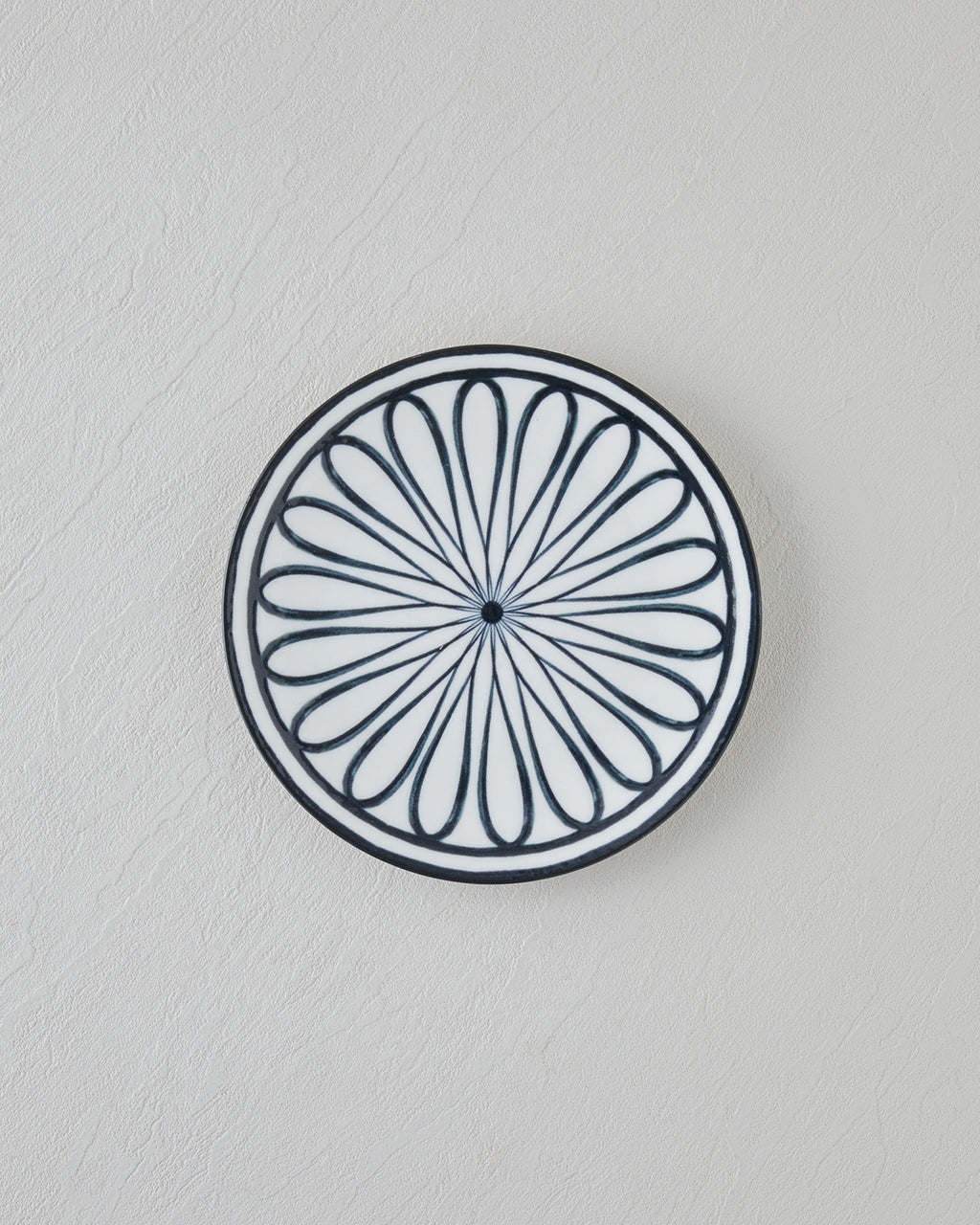Porcelain Cake Plate 19 cm Black - White (view 2)