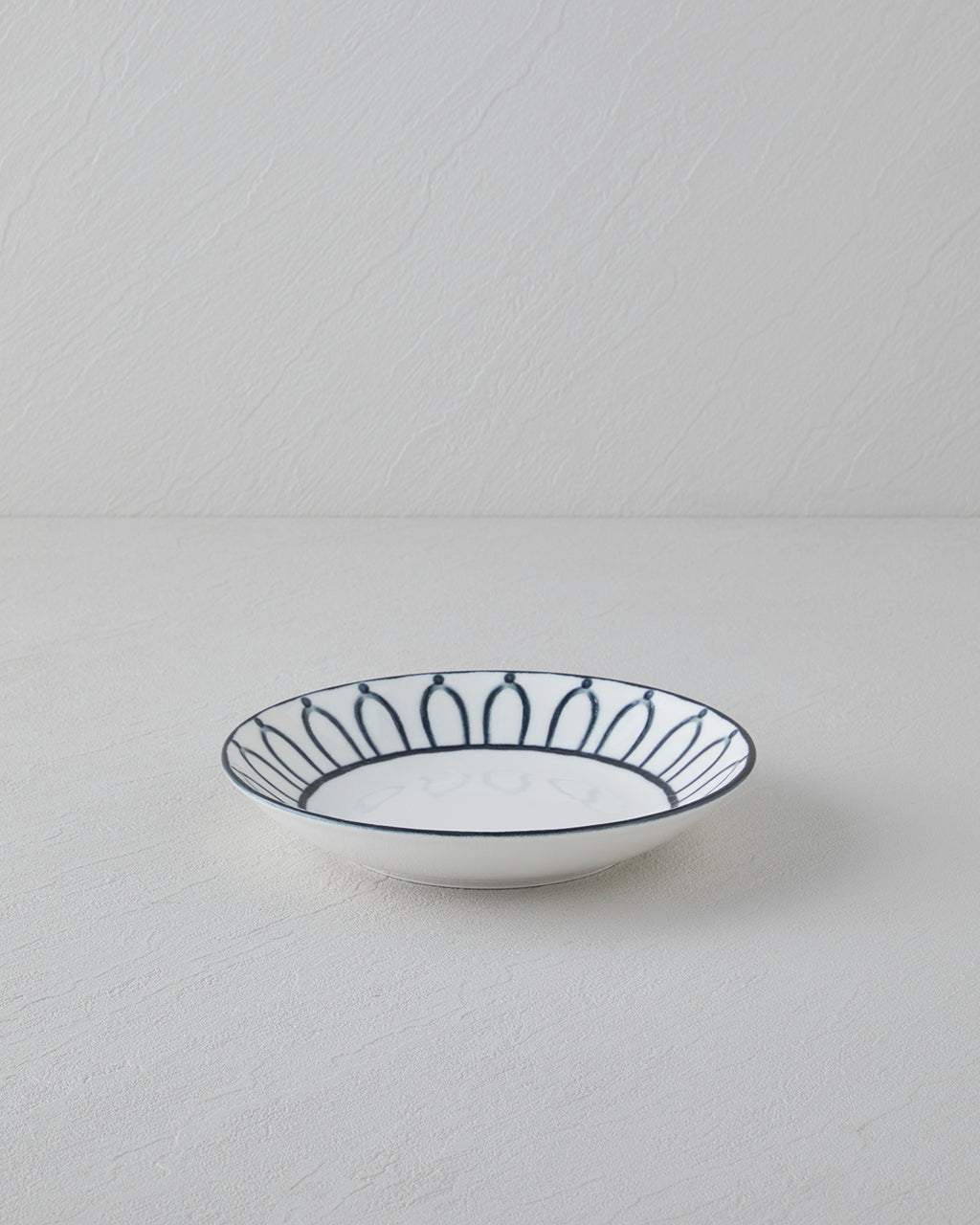 Porcelain Deep Plate 19 cm Black - White