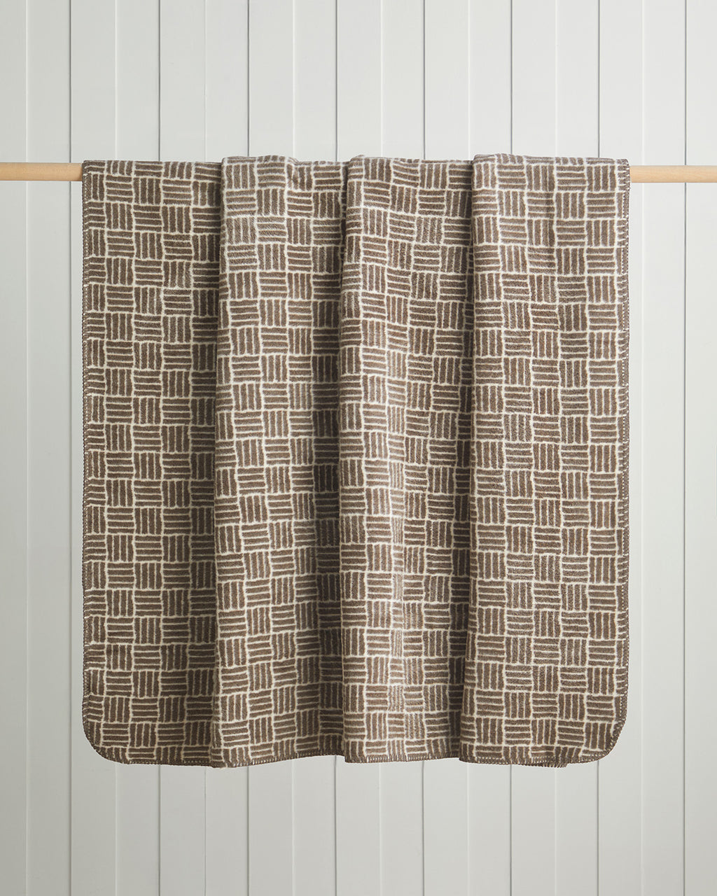 Woven Grid Cotton Acrylic Blanket Brown - Double 200x220 cm (view 2)