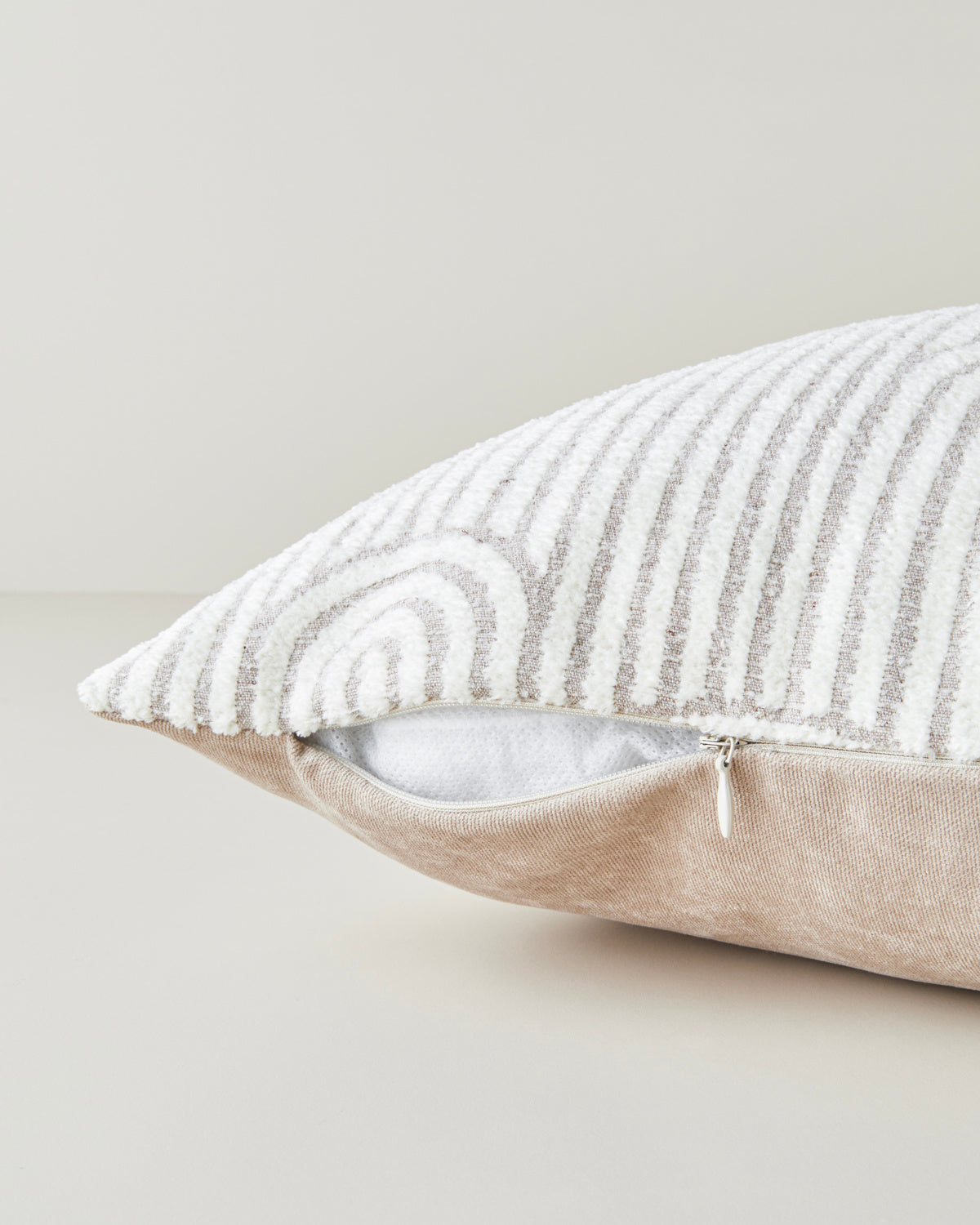 Deluxe Jacquard Decorative Cushion 35x55 cm Cream (view 3)
