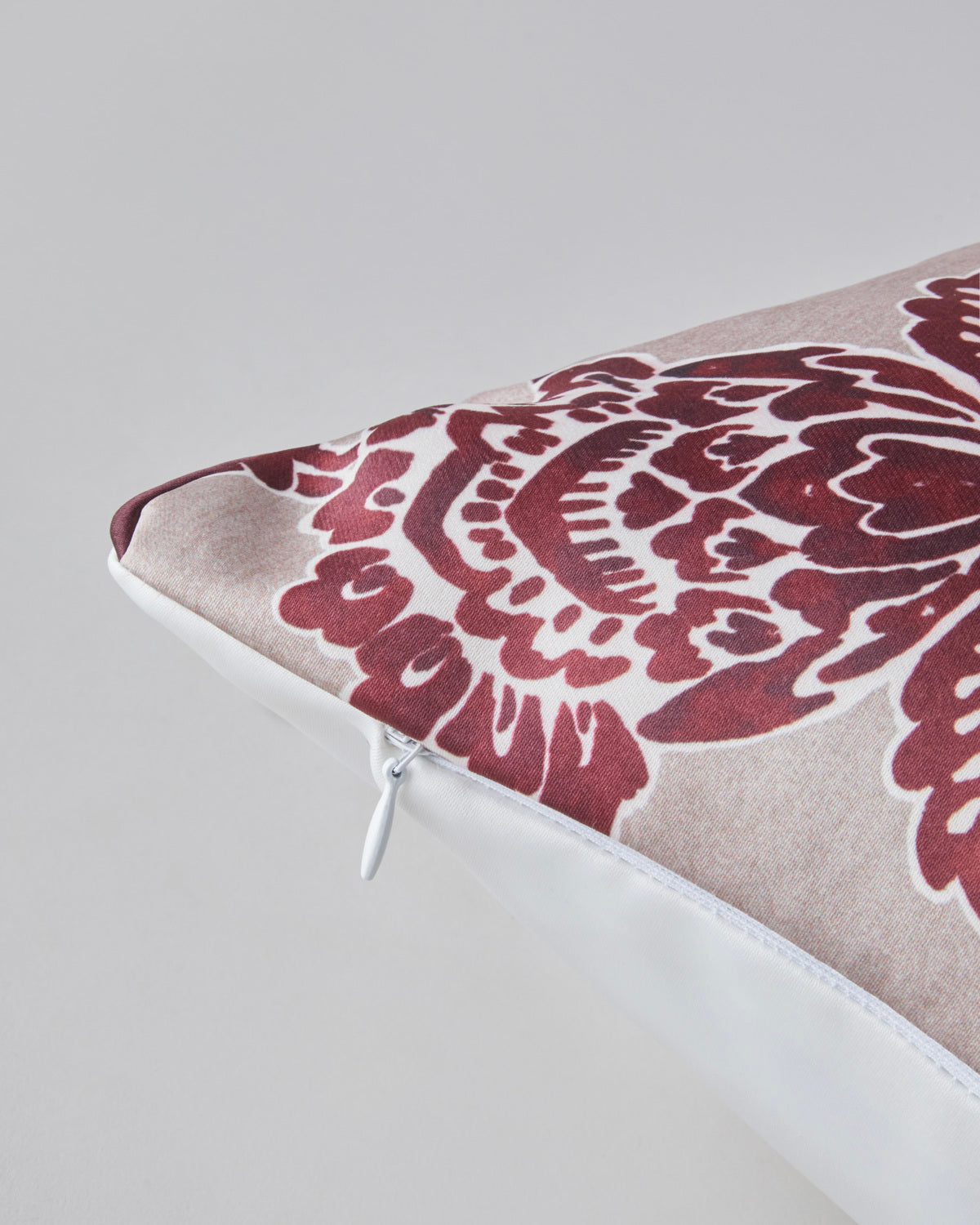 Toss Pillow Cover 45x45 cm Maroon (view 2)