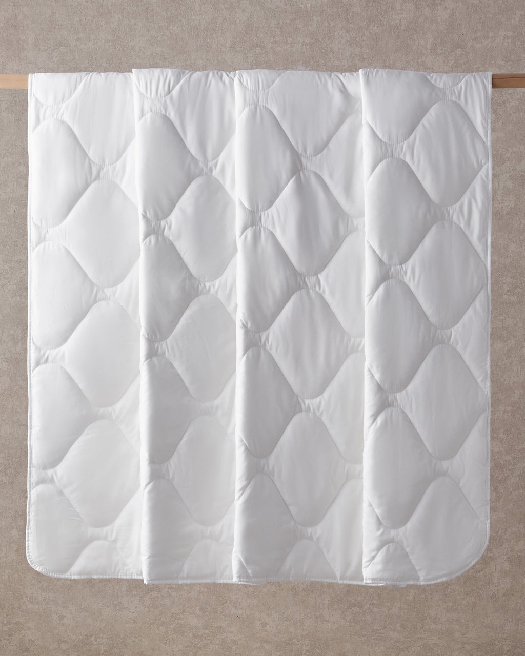 Microfiber Quilt Ecru (view 10)