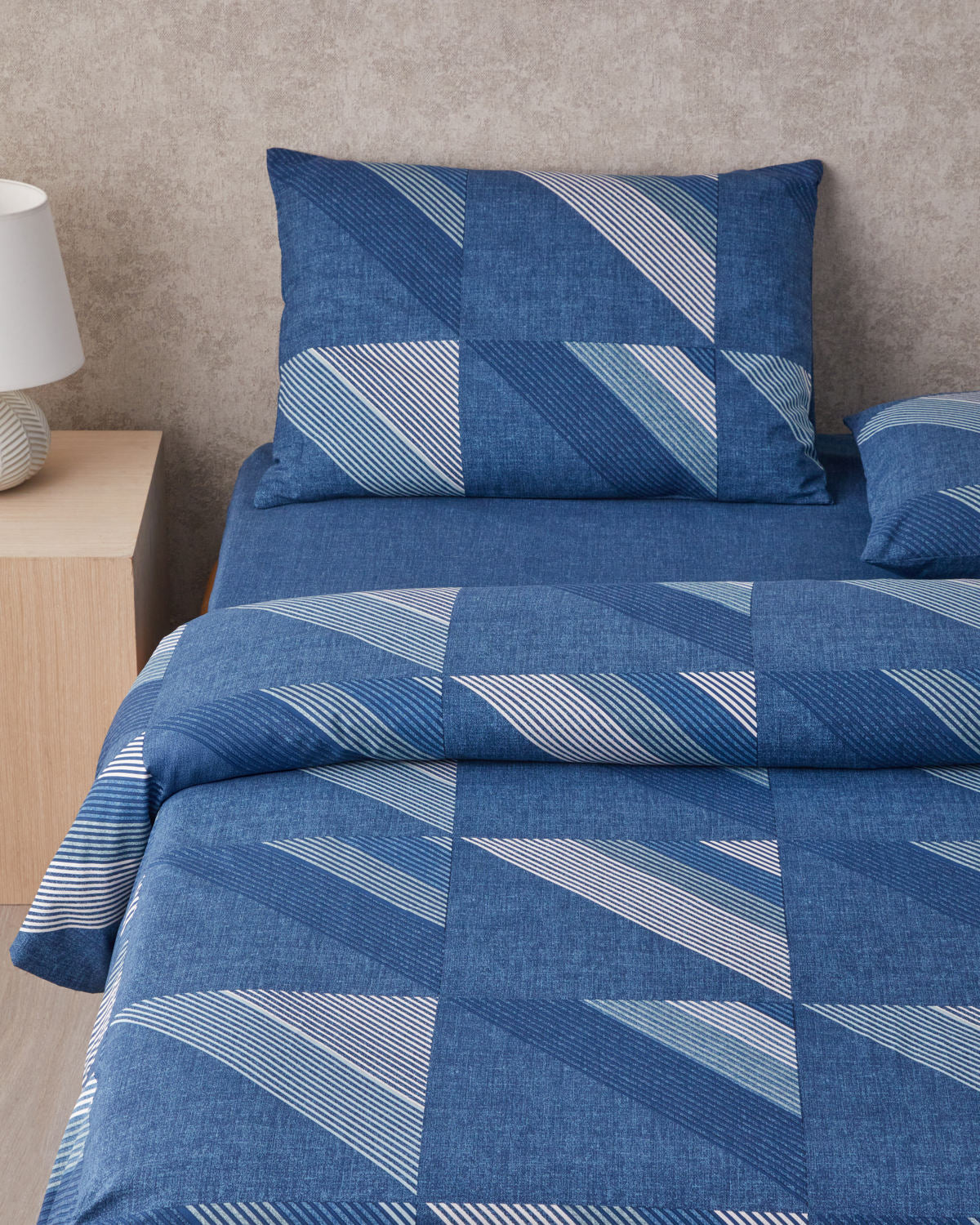 Easy Iron Single Size Duvet Cover Set 160x220 cm Navy Blue (view 2)