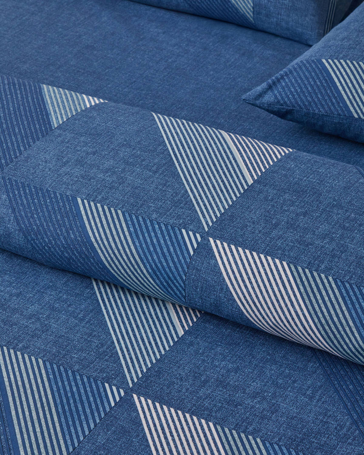 Easy Iron Single Size Duvet Cover Set 160x220 cm Navy Blue (view 3)