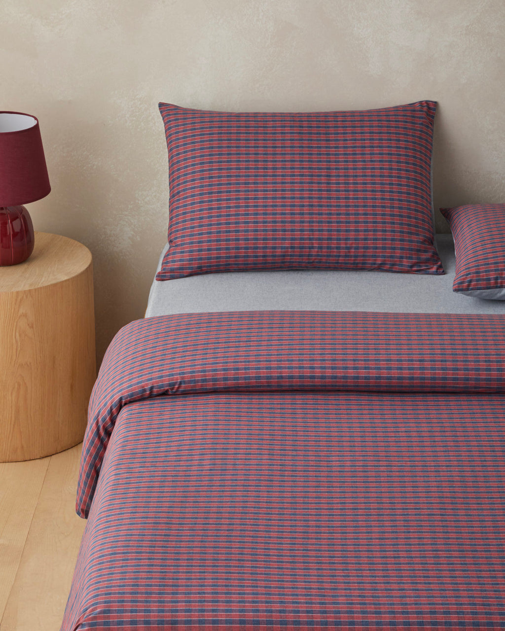 Yarn Dyed Duvet Cover Set Navy Blue - Red (view 10)