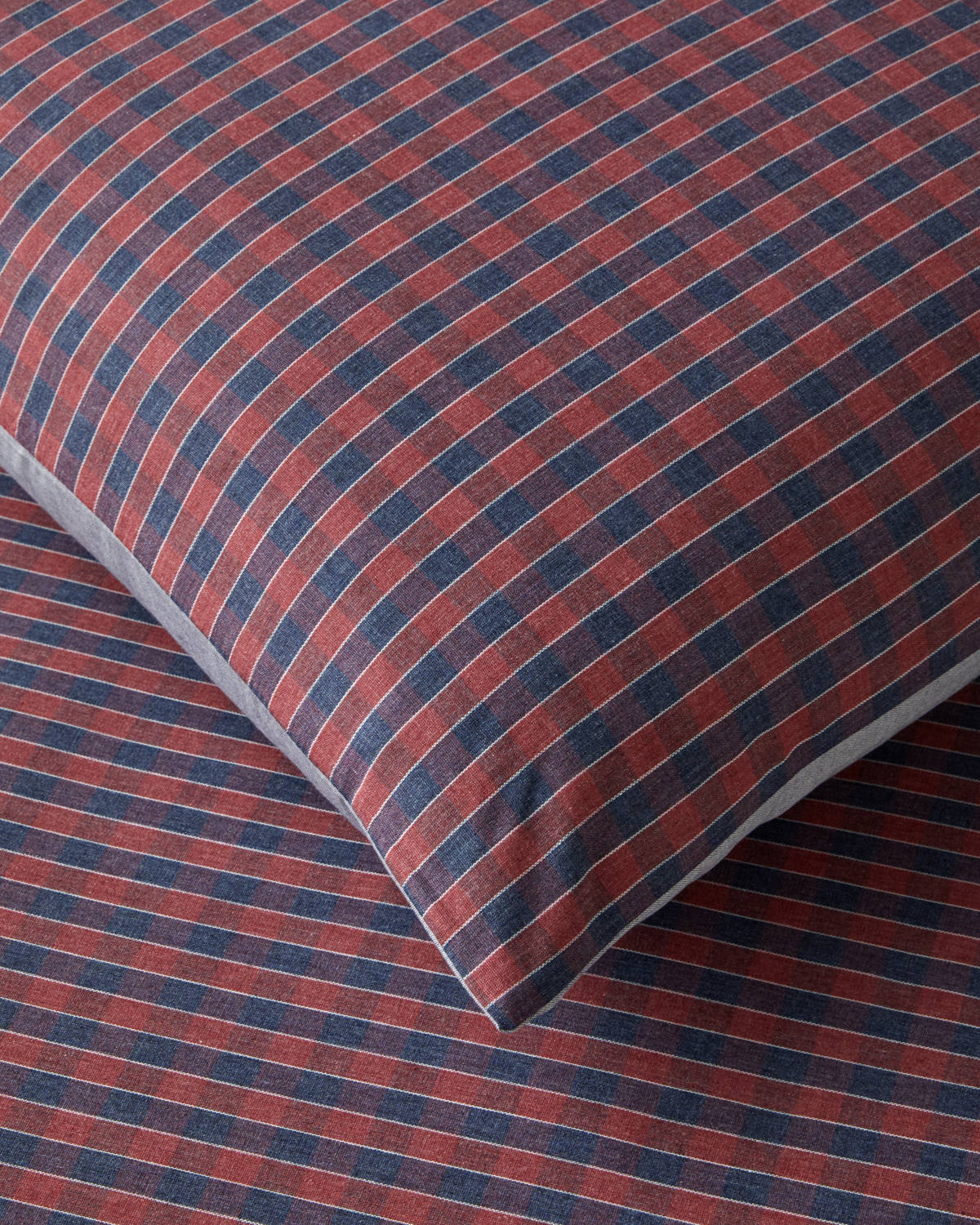 Yarn Dyed Duvet Cover Set Navy Blue - Red (view 13)