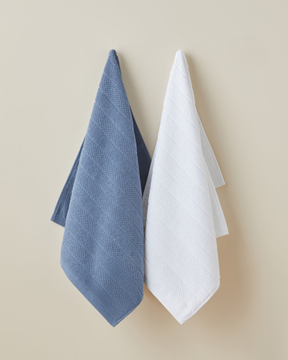 Cotton Face Towel 50x80 cm - White & Navy Blue (view 3)