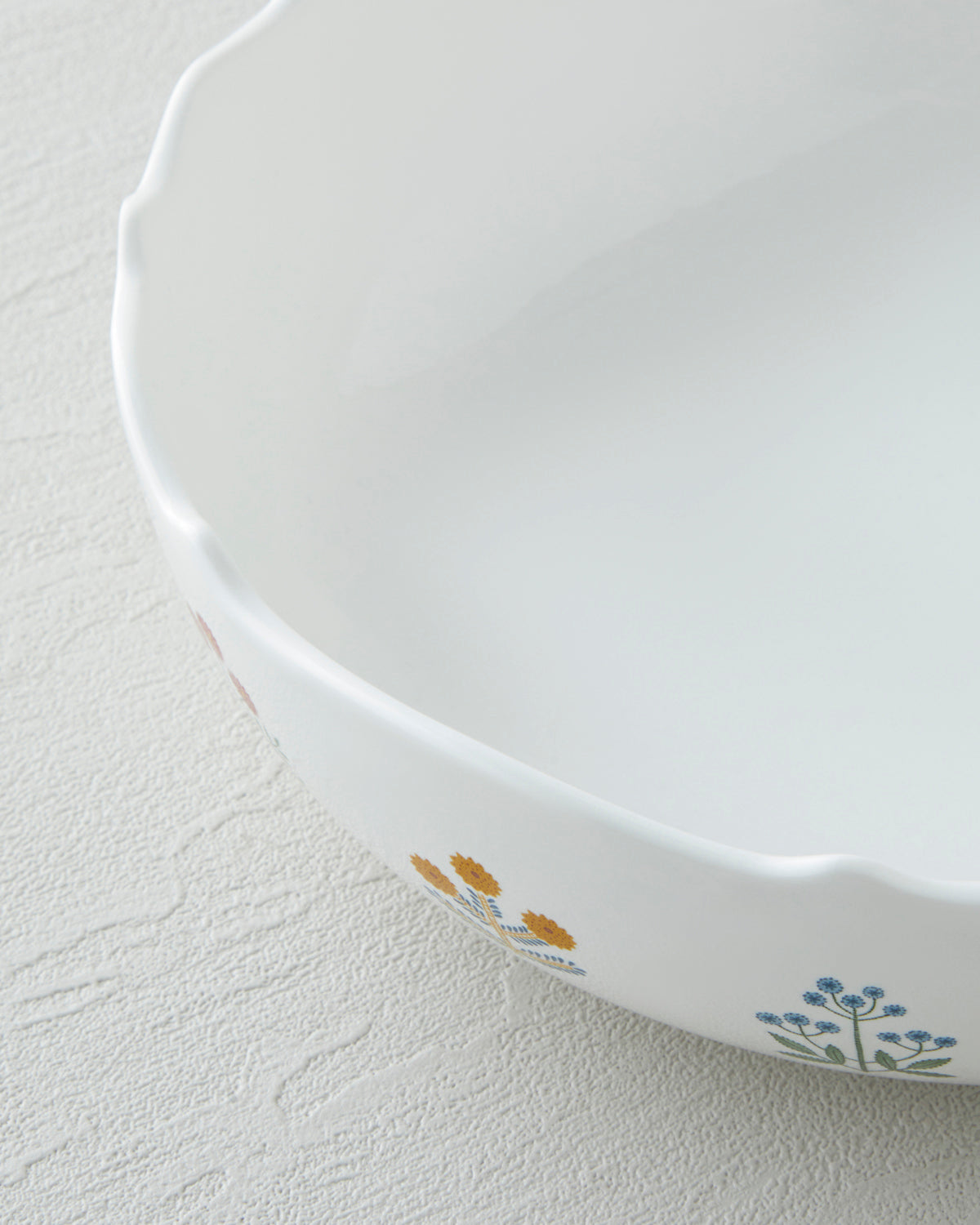 Petite New Bone China Bowl 23 cm Colored (view 3)