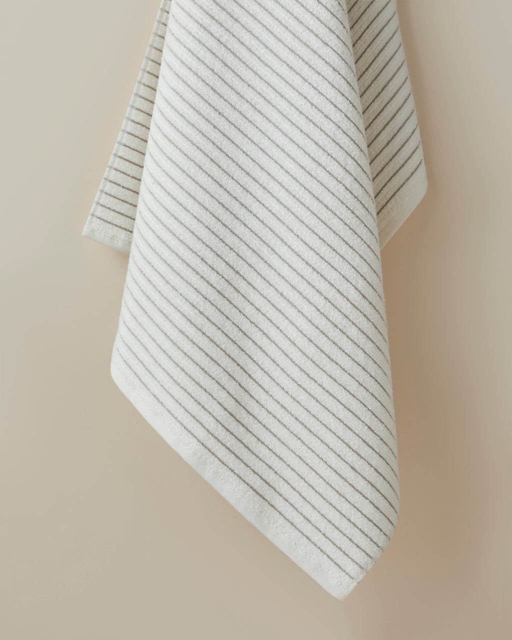 Soft Stripe Cotton Bath Towel 80x150 cm Ivory (view 2)