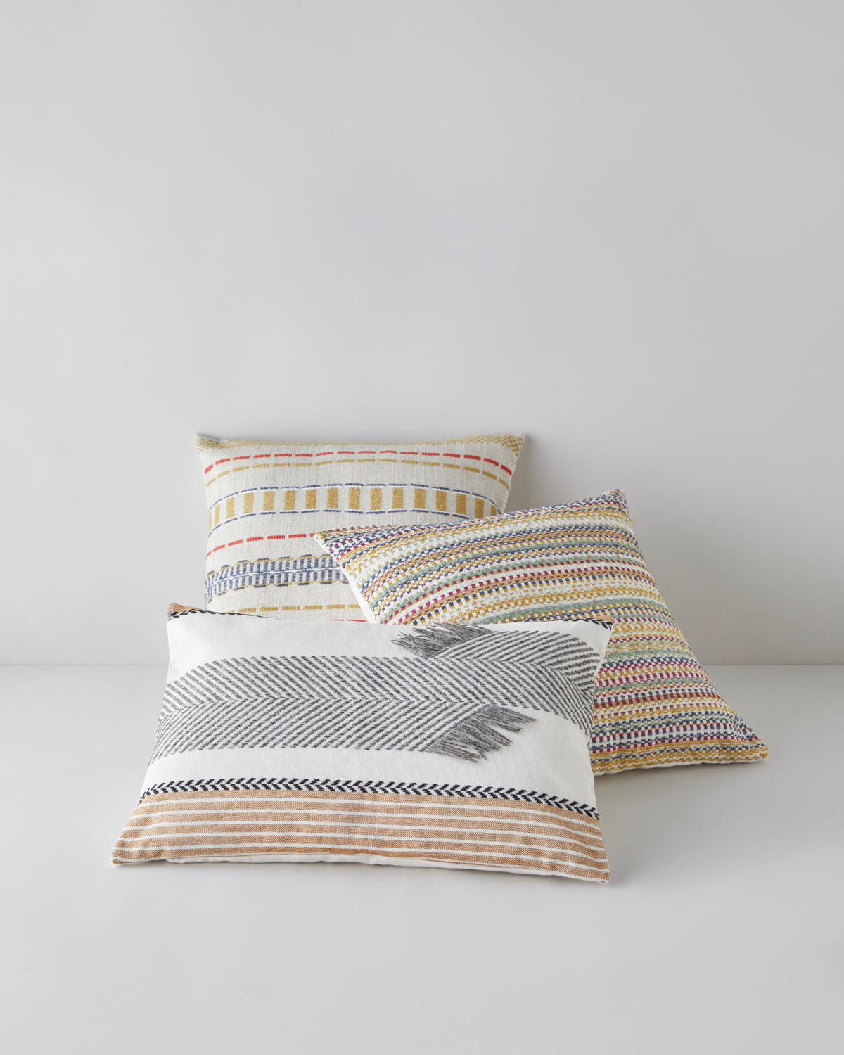 Zola Toss Pillow Cover 43x43 cm Multicolor (view 3)